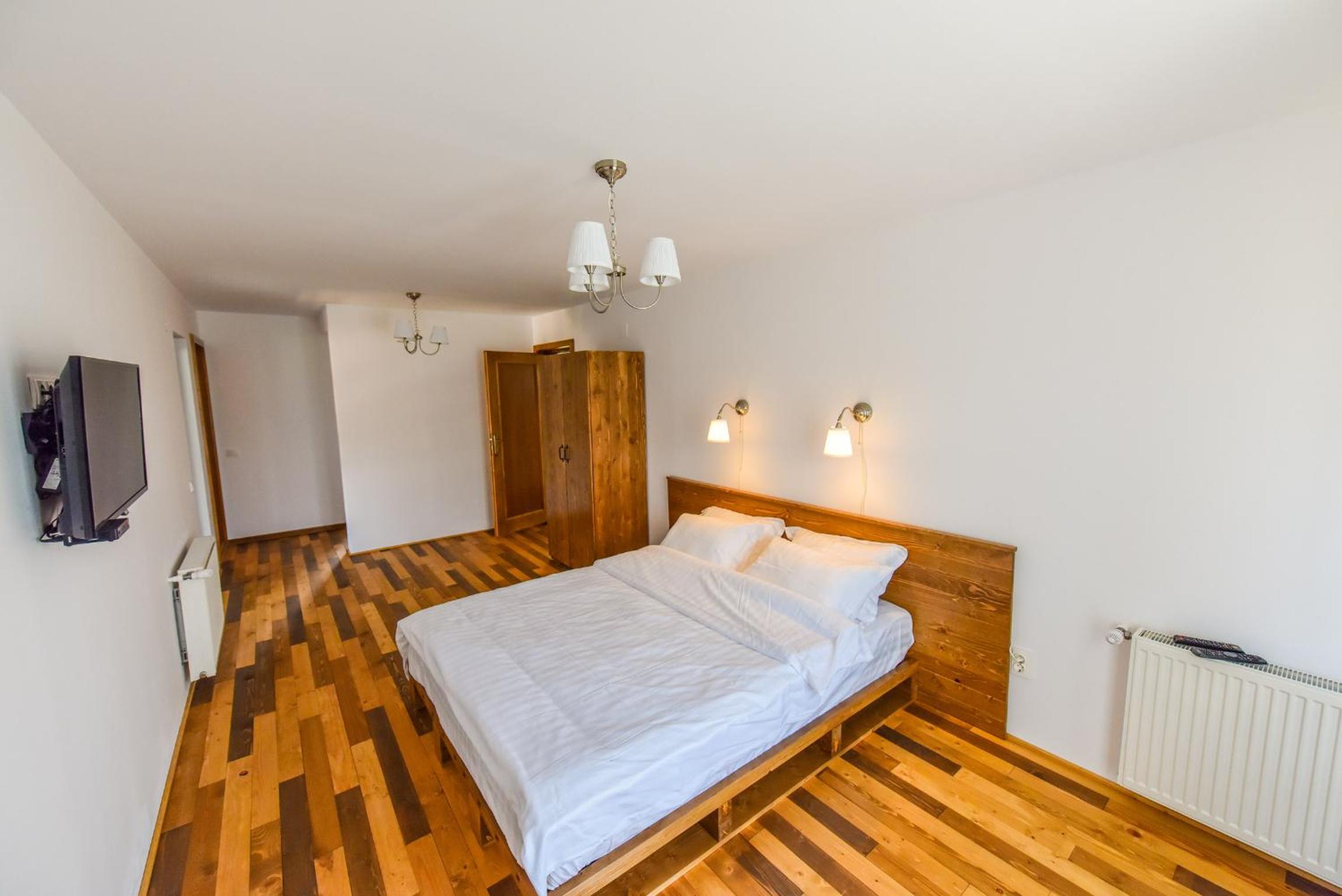 Four-Bedroom House photo 2