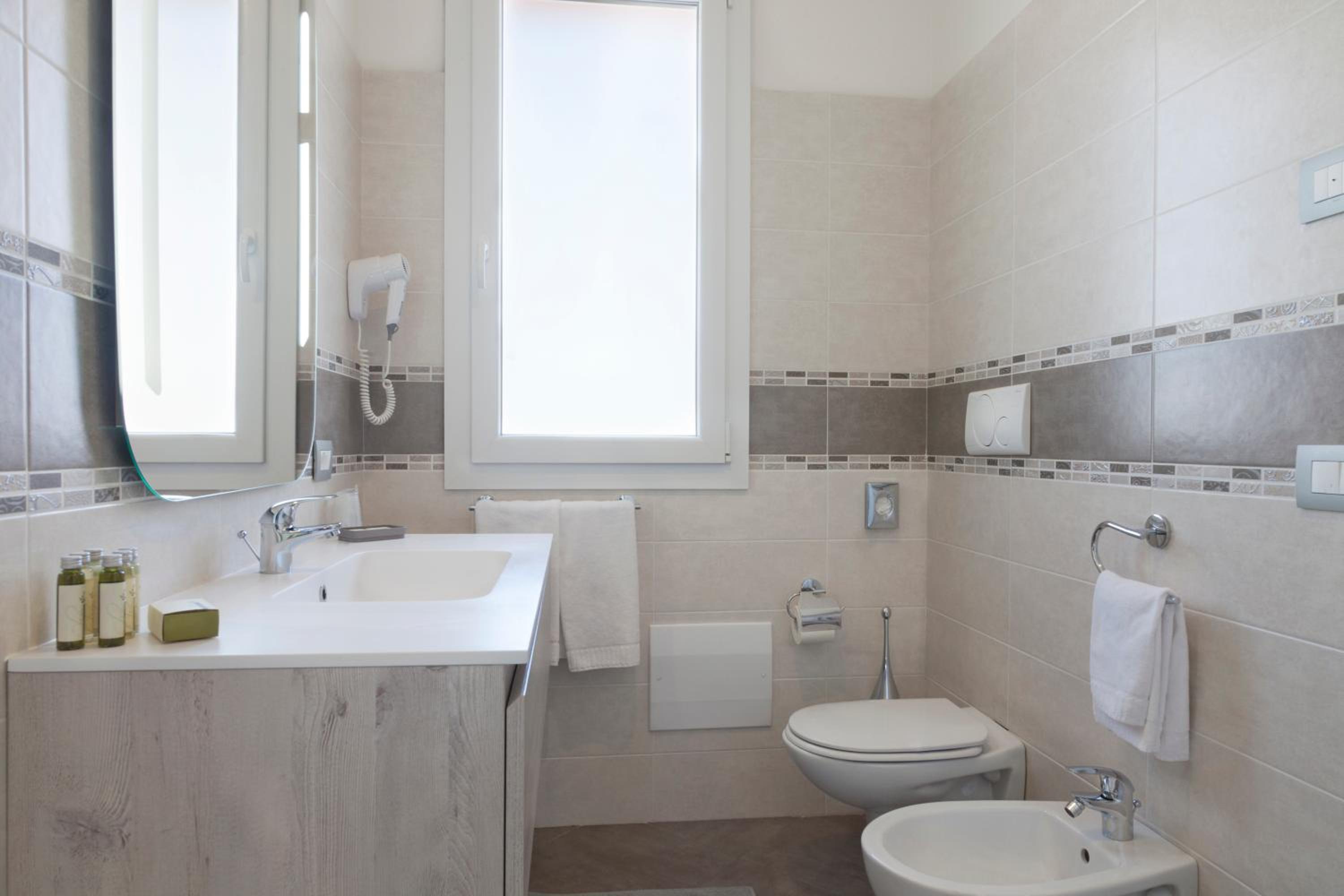Double or Twin Room with Balcony photo 3