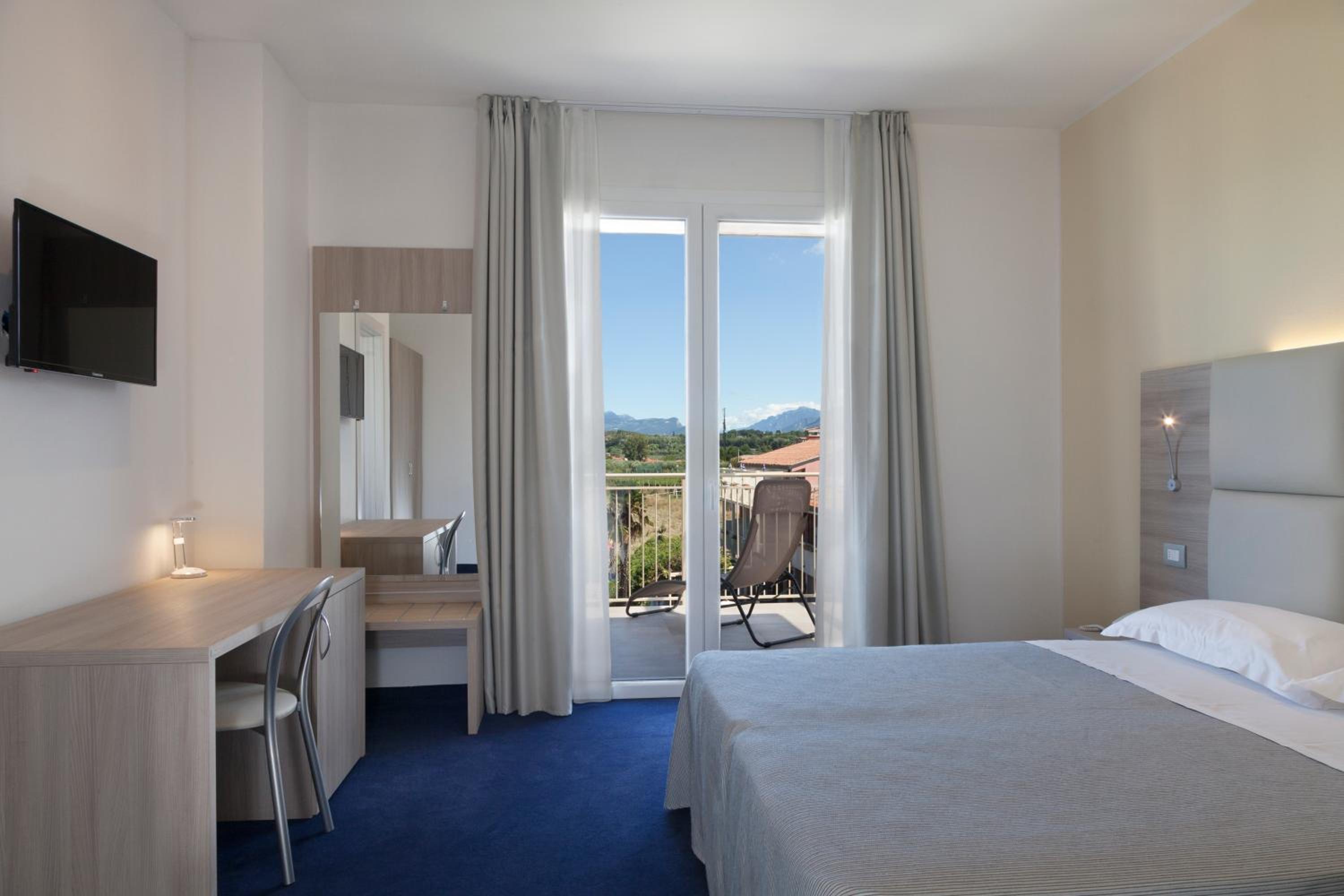 Camera Familiare Deluxe con Terrazza