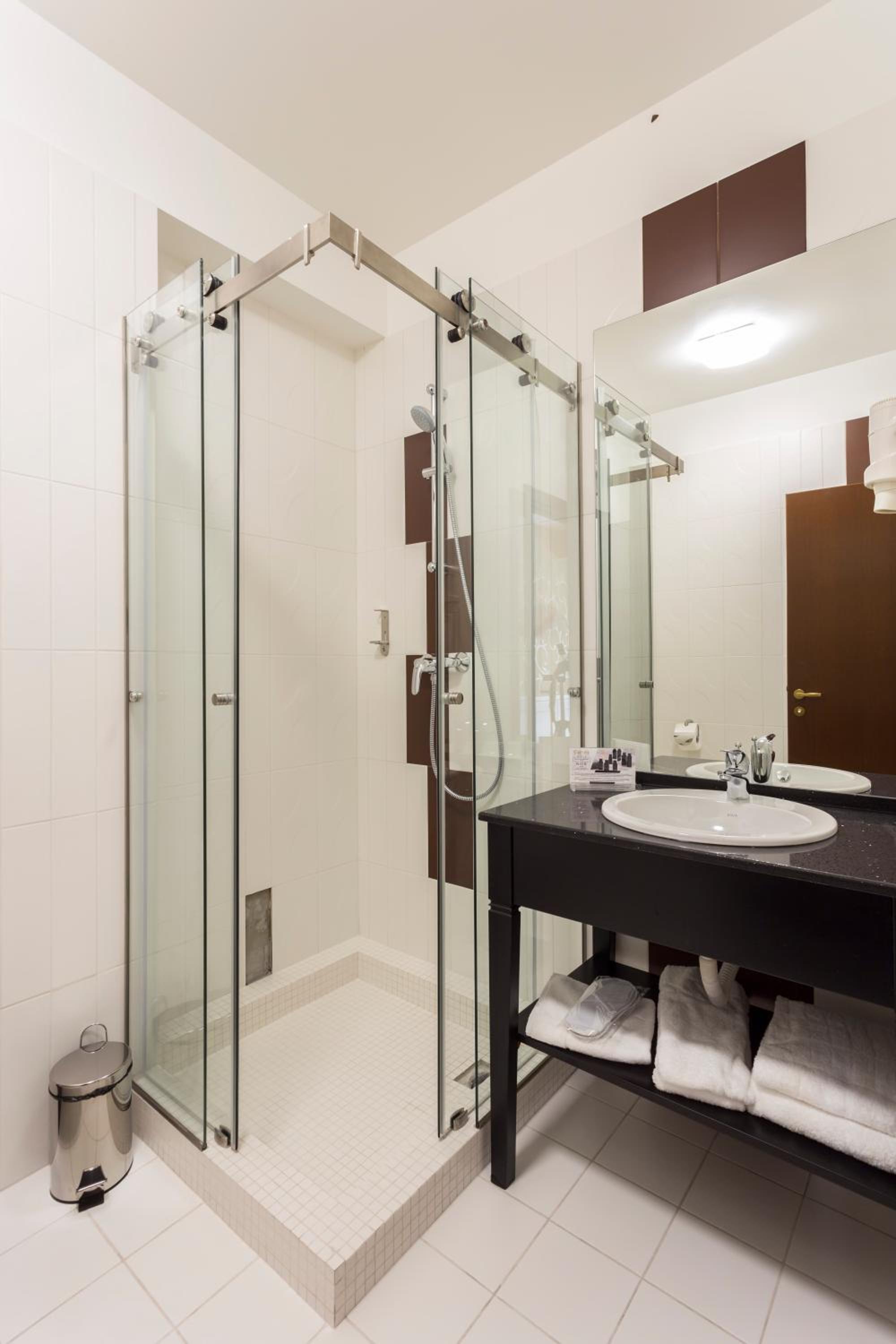 Double Room - Photo 14