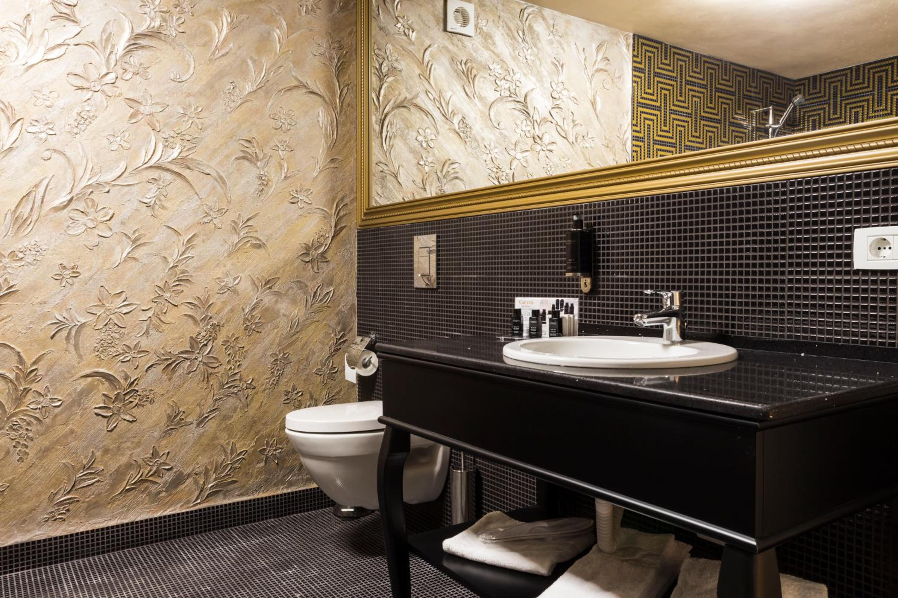 Deluxe Club Double Room - Photo 9