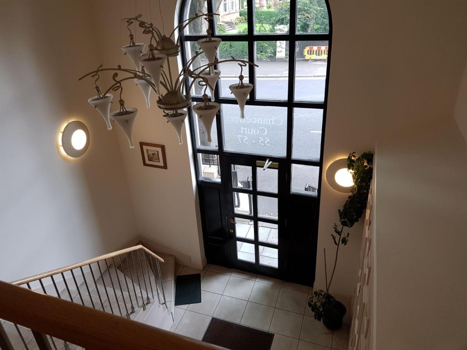 Apartment with Balcony - Photo 3