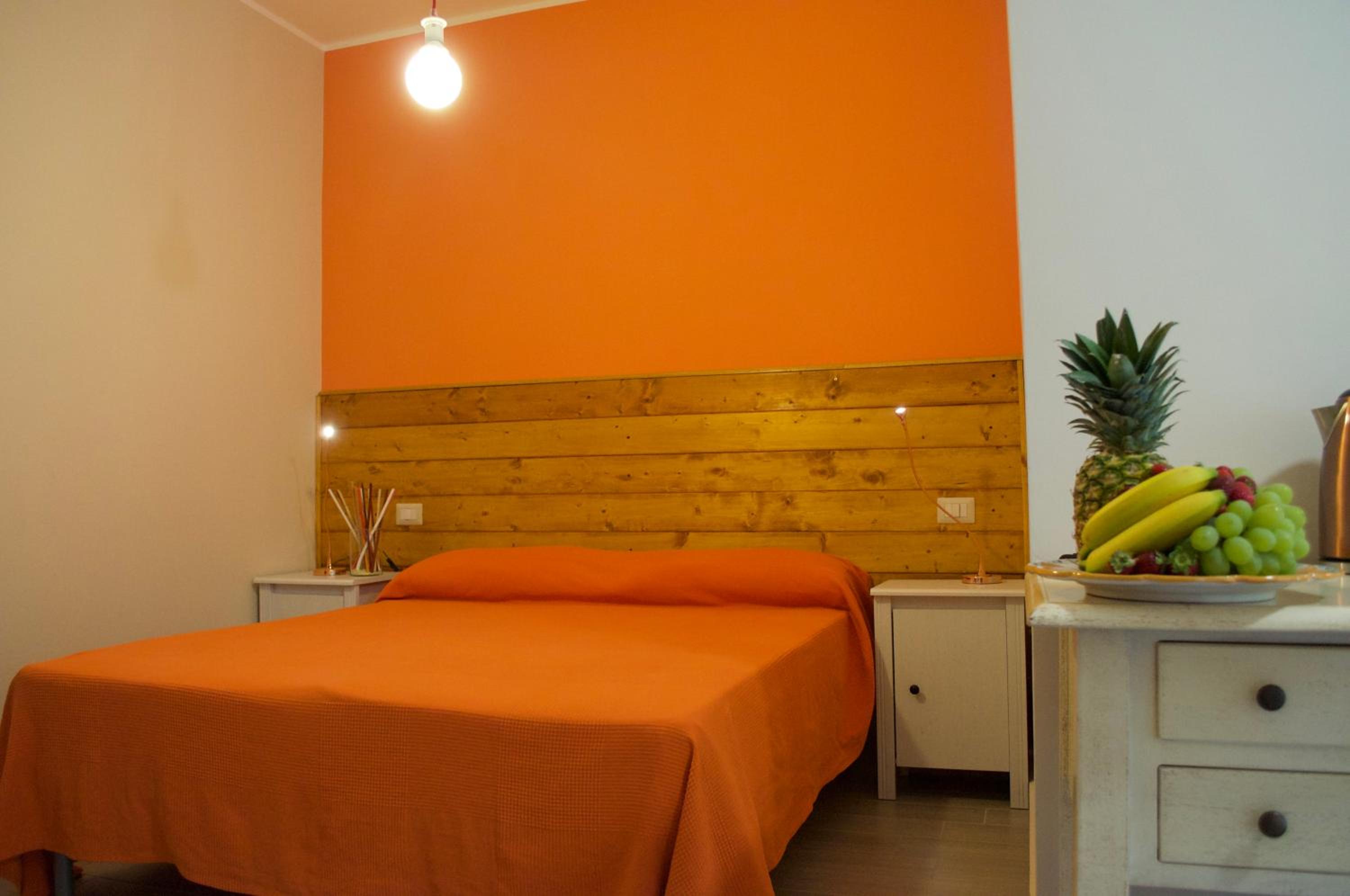 Double Room - Photo 17