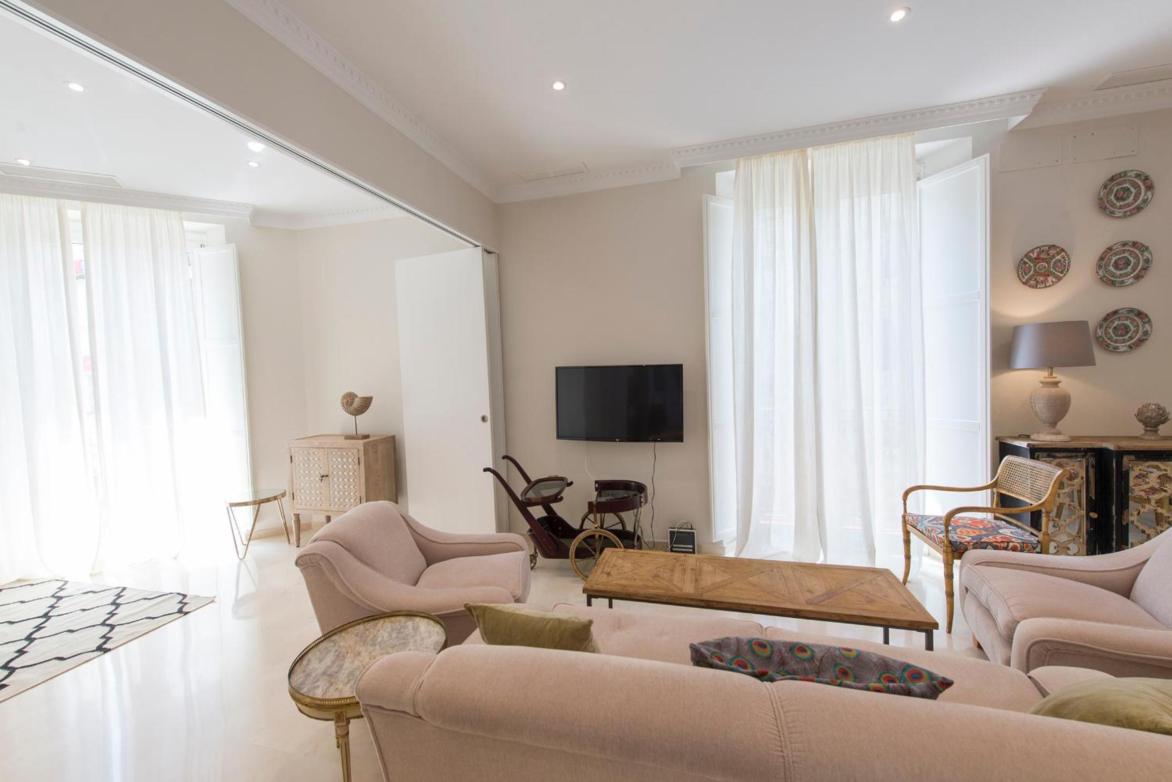 Deluxe Apartment