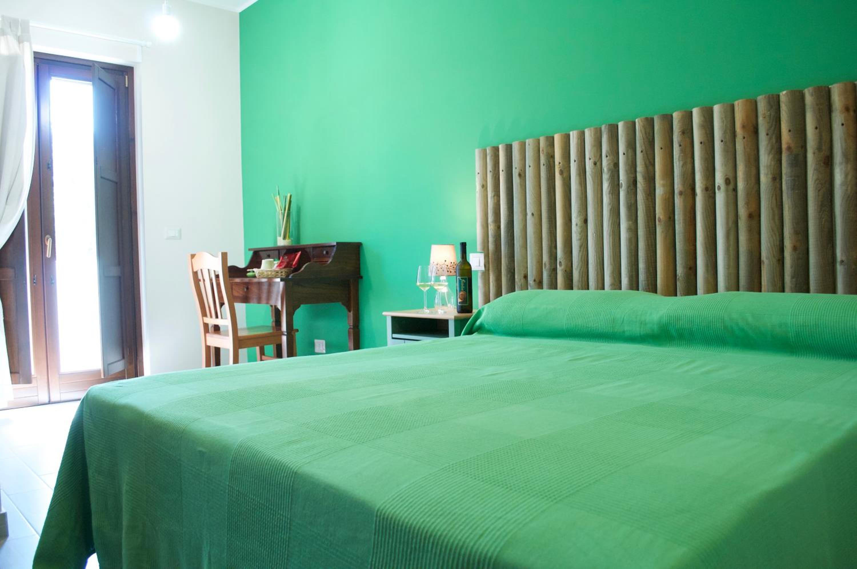 Double Room - Photo 22