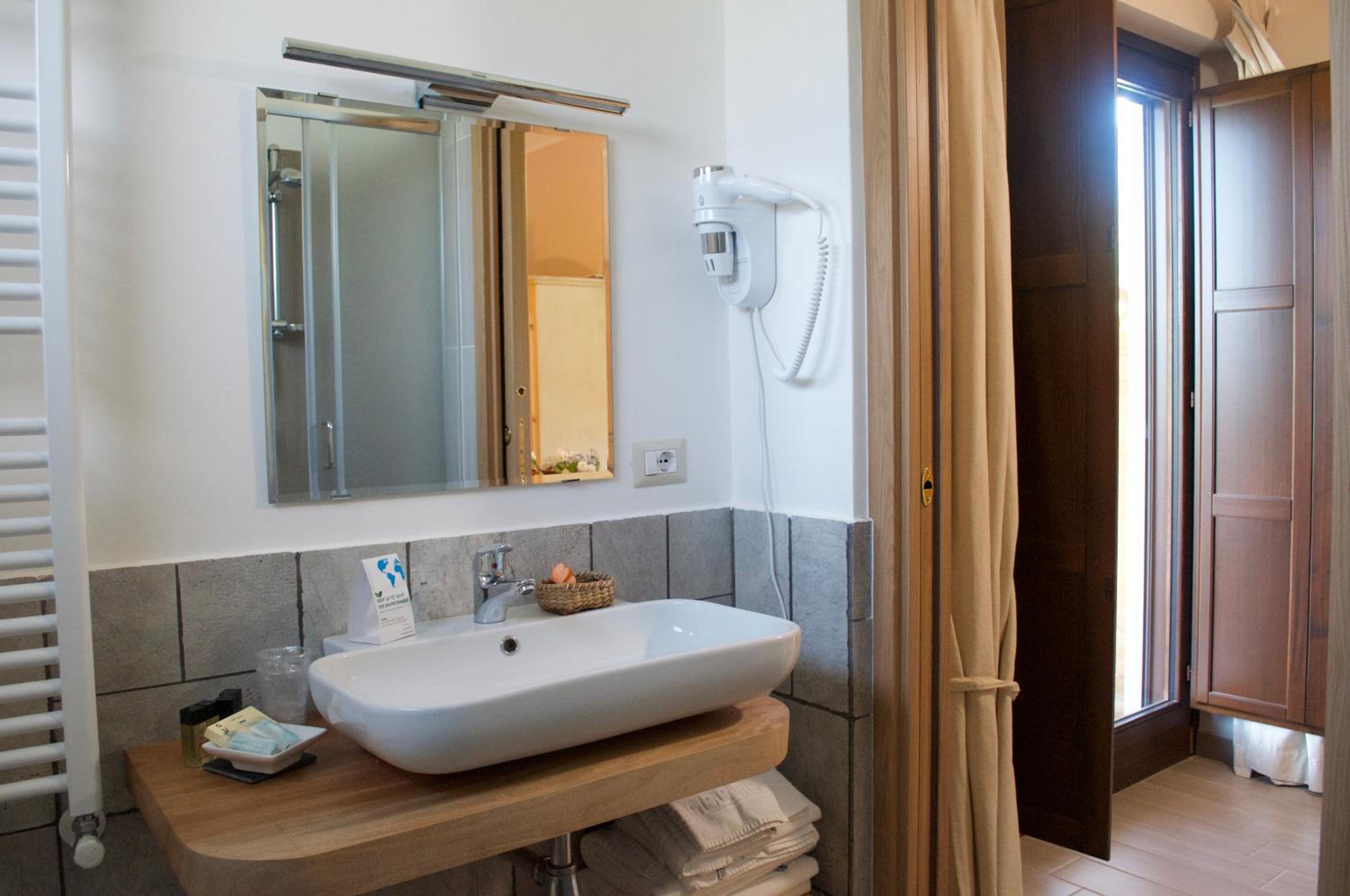 Double Room - Photo 24