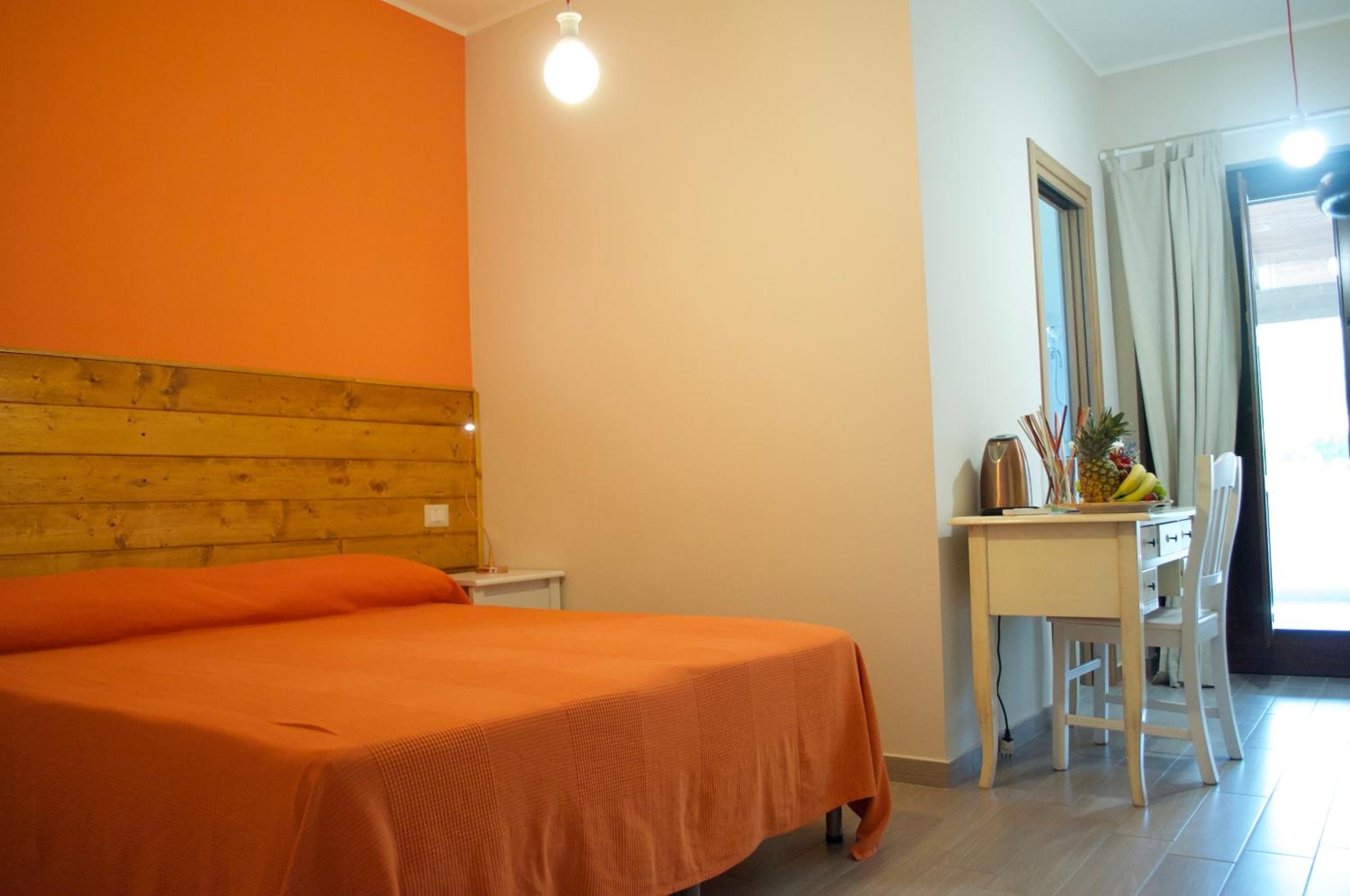 Double Room - Photo 18