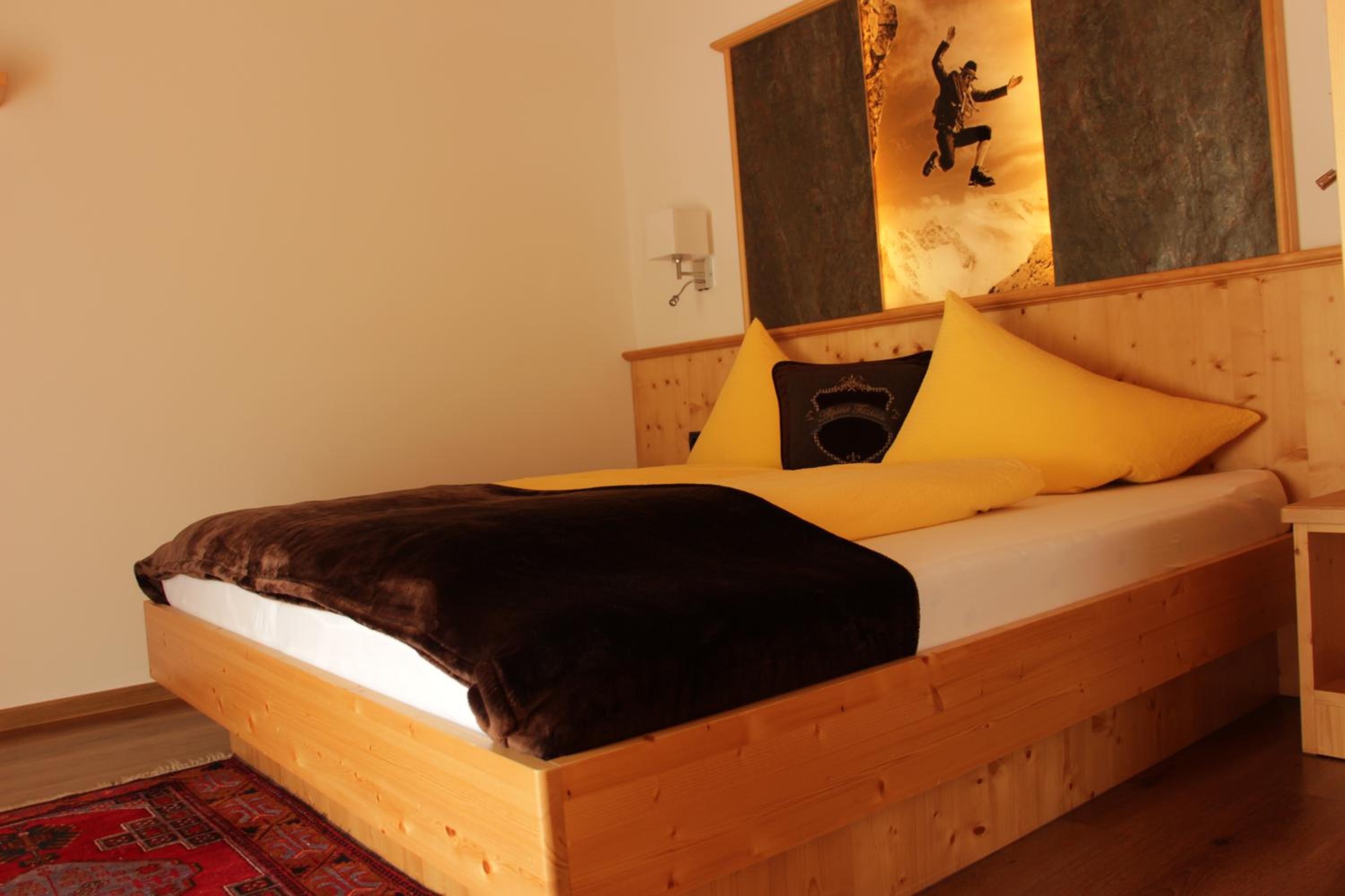 Deluxe Double or Twin Room with Mountain View photo 1