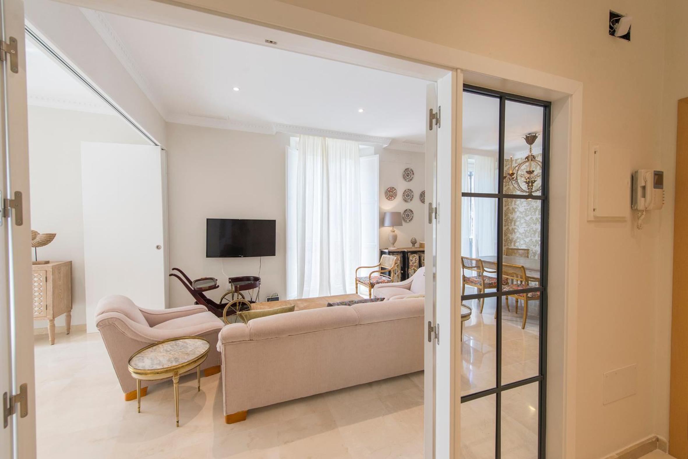 Deluxe Apartment