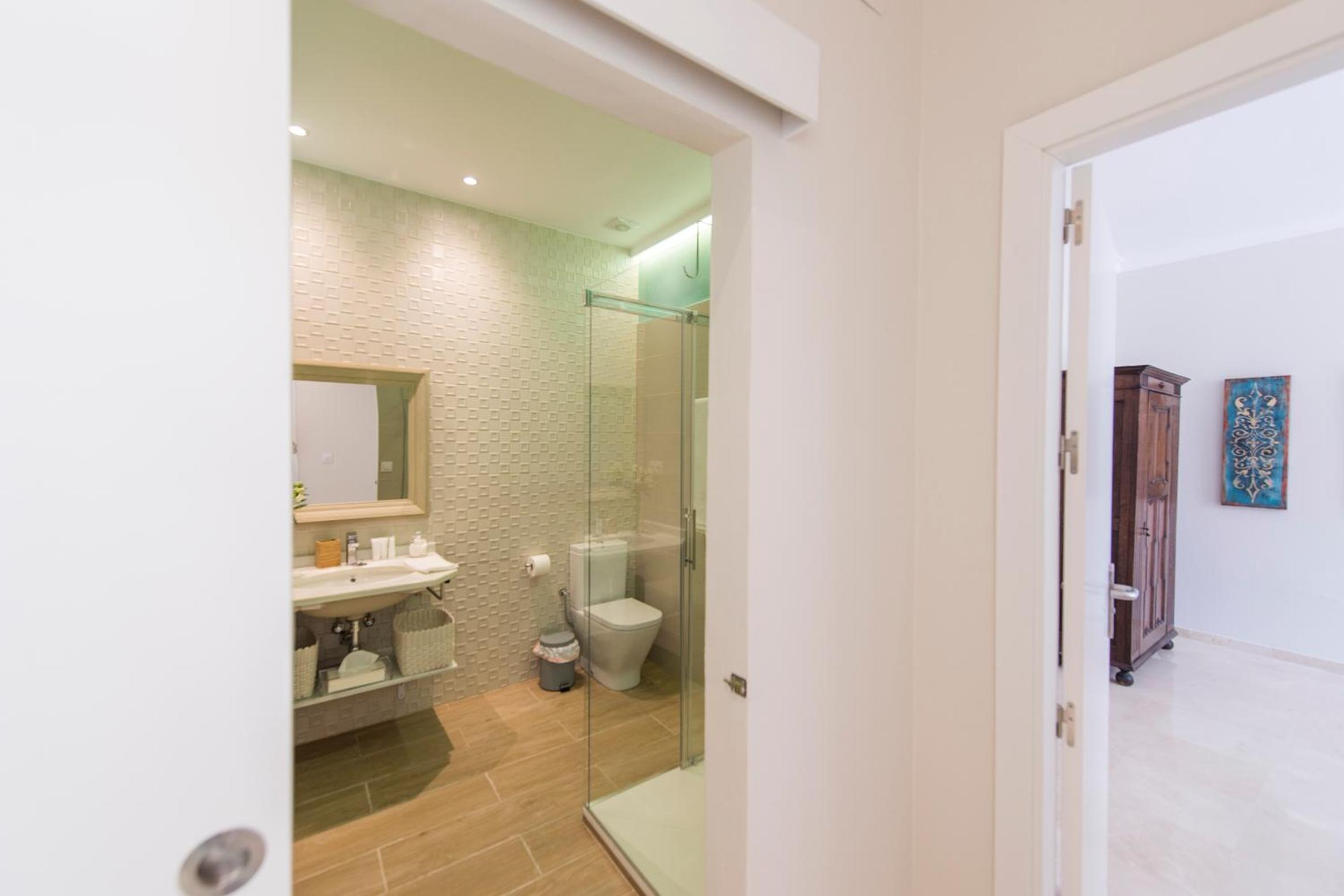 Deluxe Apartment thumbnail 5
