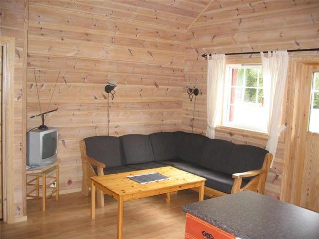 Two-Bedroom Cottage (6 Adults) - Photo 7