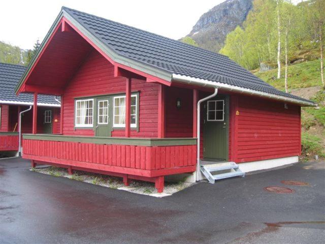 Two-Bedroom Cottage (6 Adults) - Photo 3