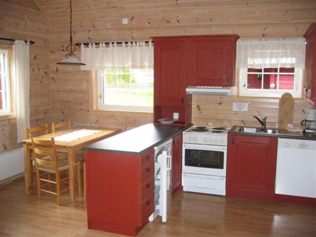 Two-Bedroom Cottage (6 Adults) - Photo 5