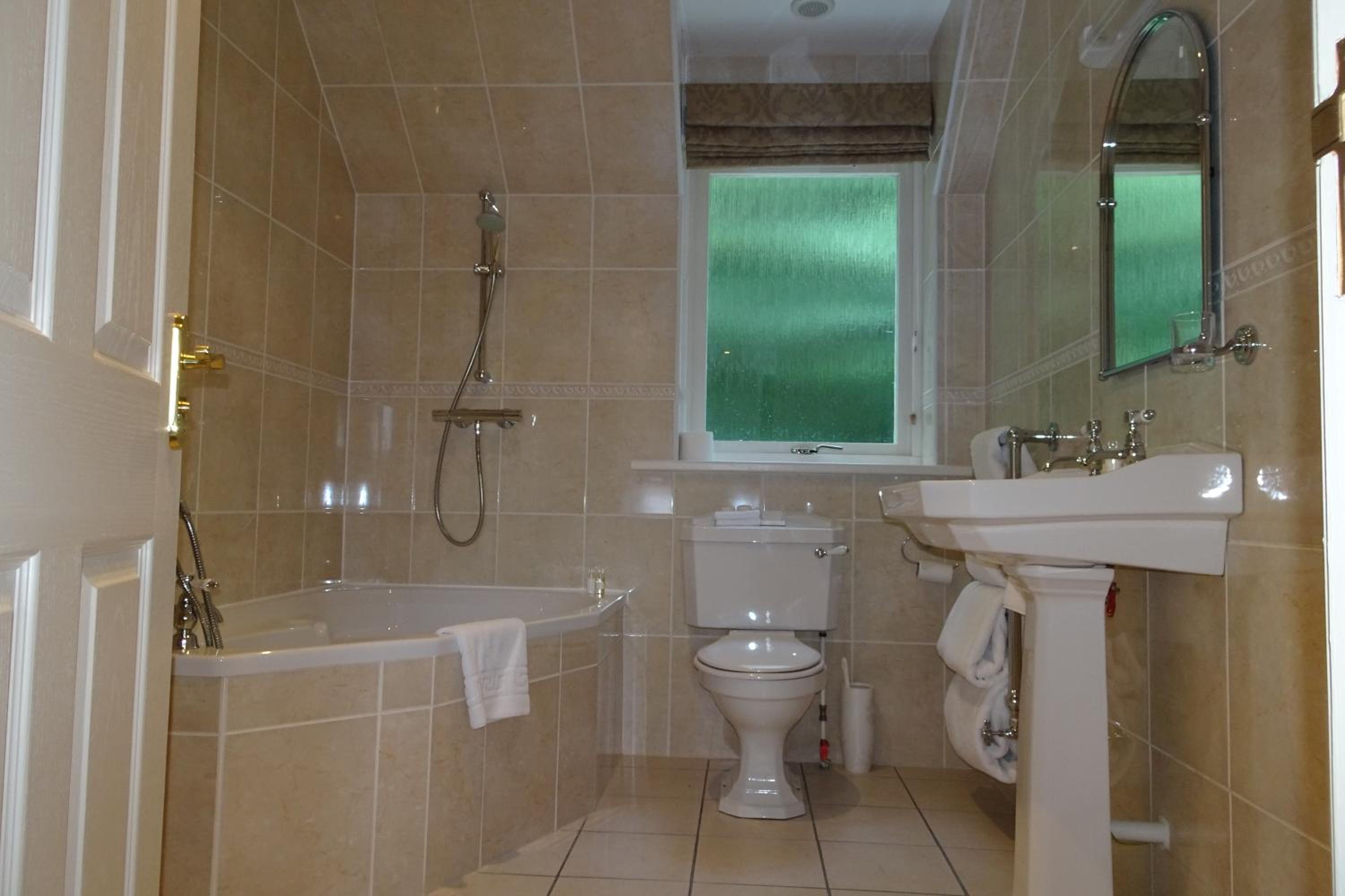 Double or Twin Room with Lake View photo 1
