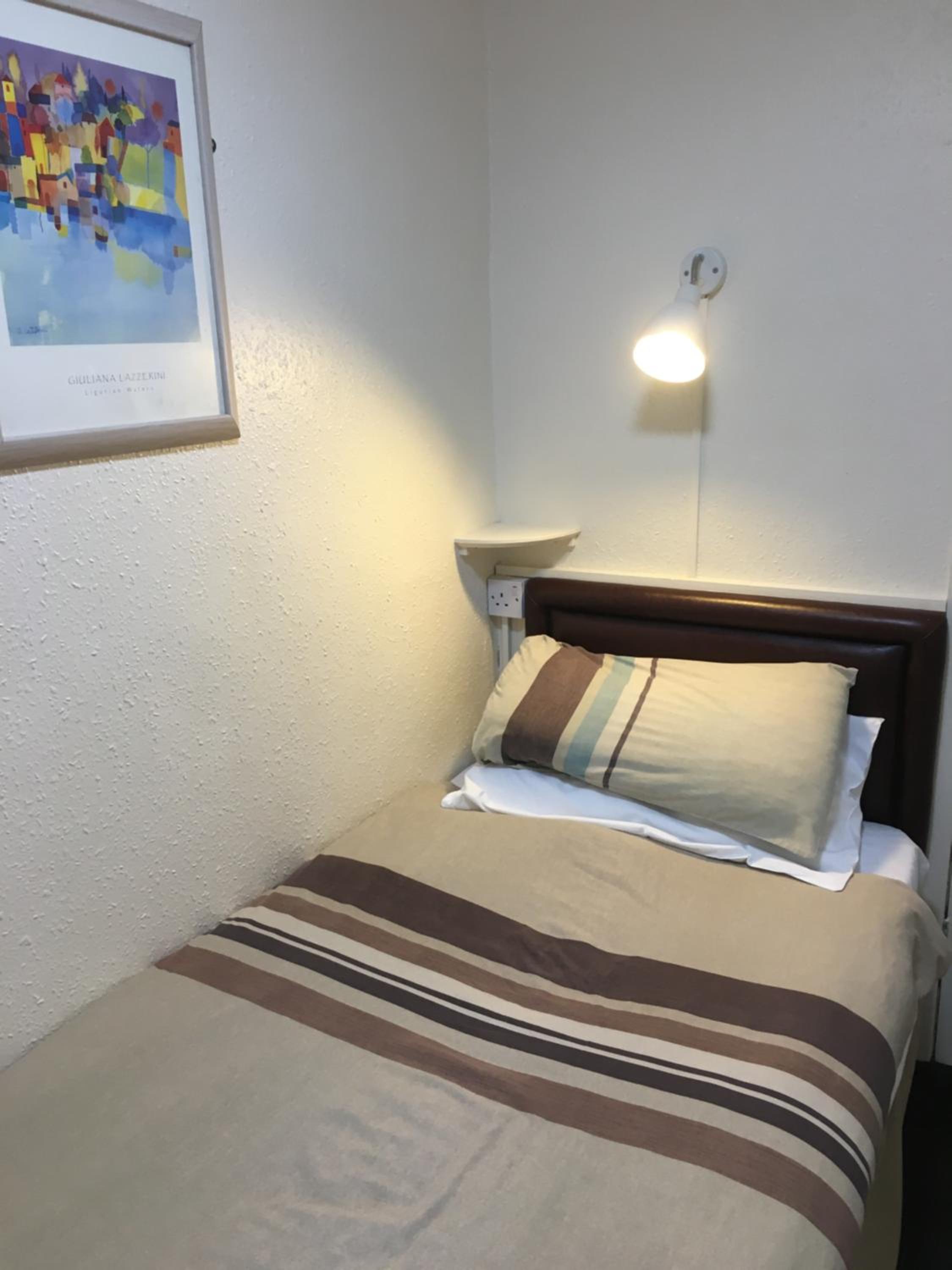 Standard Single Room with Shared Bathroom photo 2