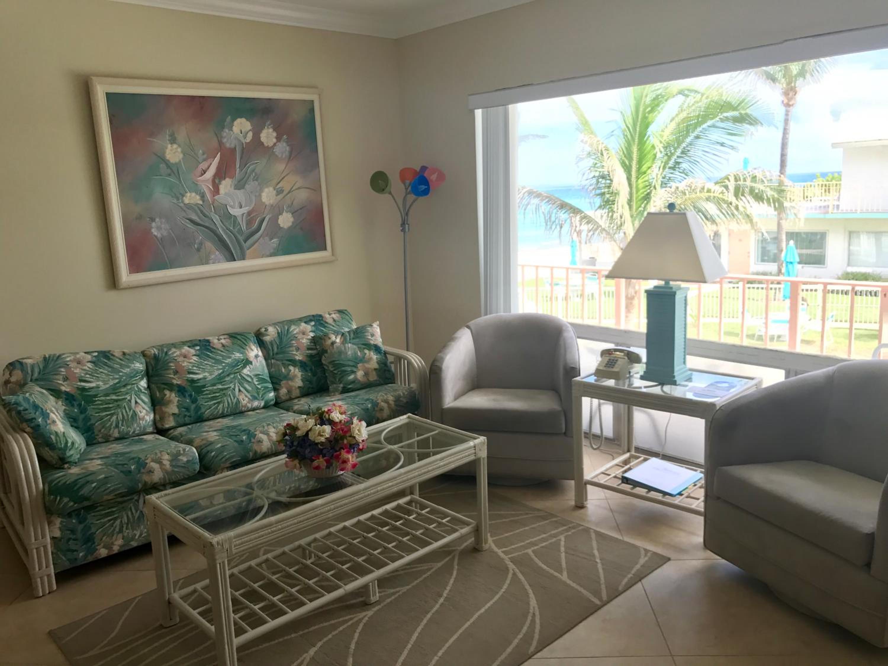 Apartment with Balcony 211