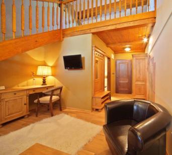 Duplex Suite - Photo 2