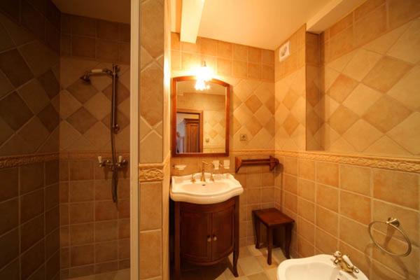 Double Room - Photo 7