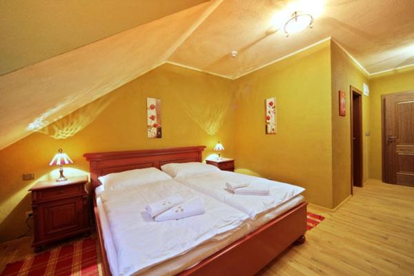 Double Room - Photo 5