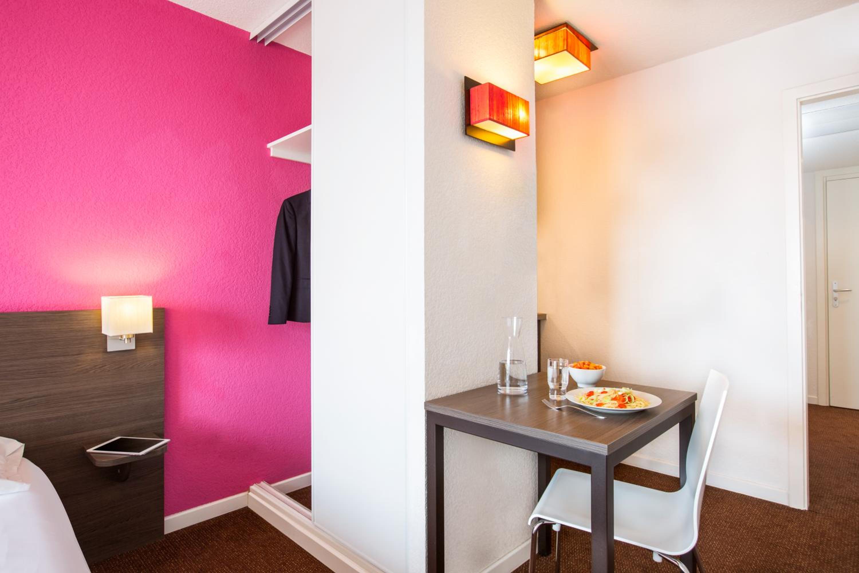 Studio (2 Adults) - Photo 4