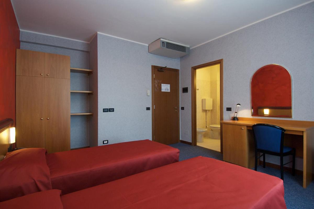 Comfort Double or Twin Room photo 2