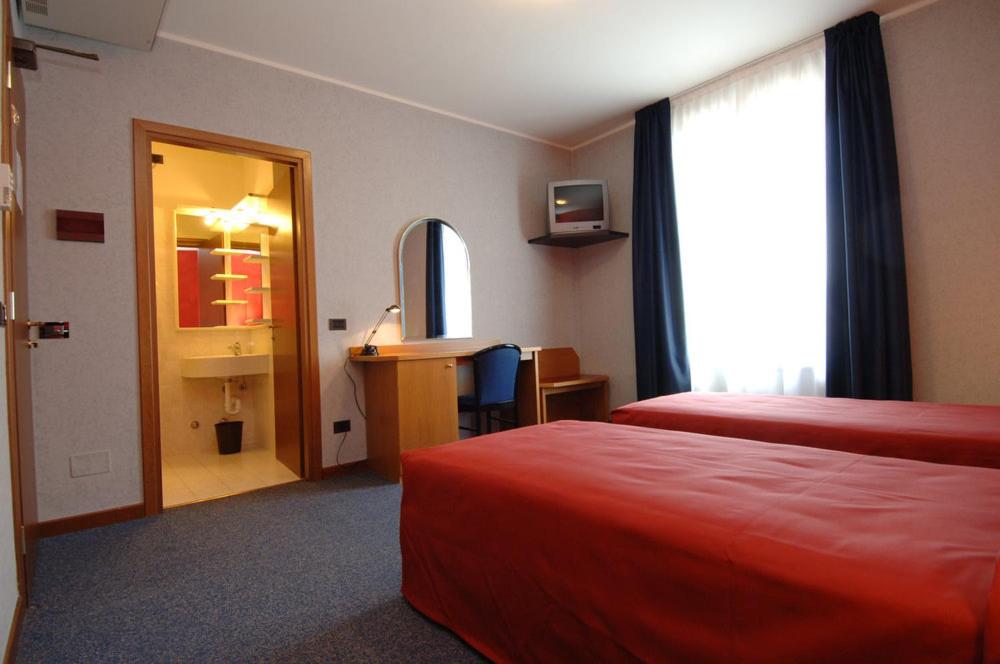 Economy Double or Twin Room photo 1
