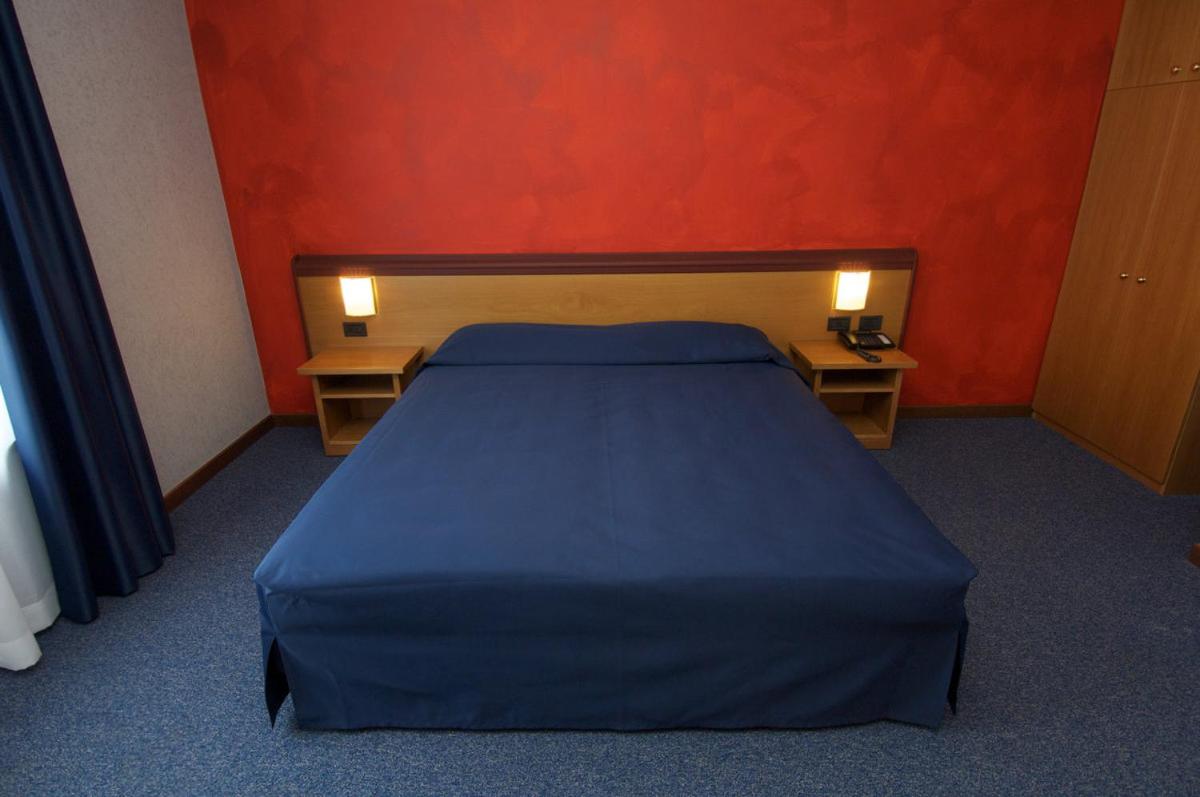 Double Room (1 Adult) photo 3