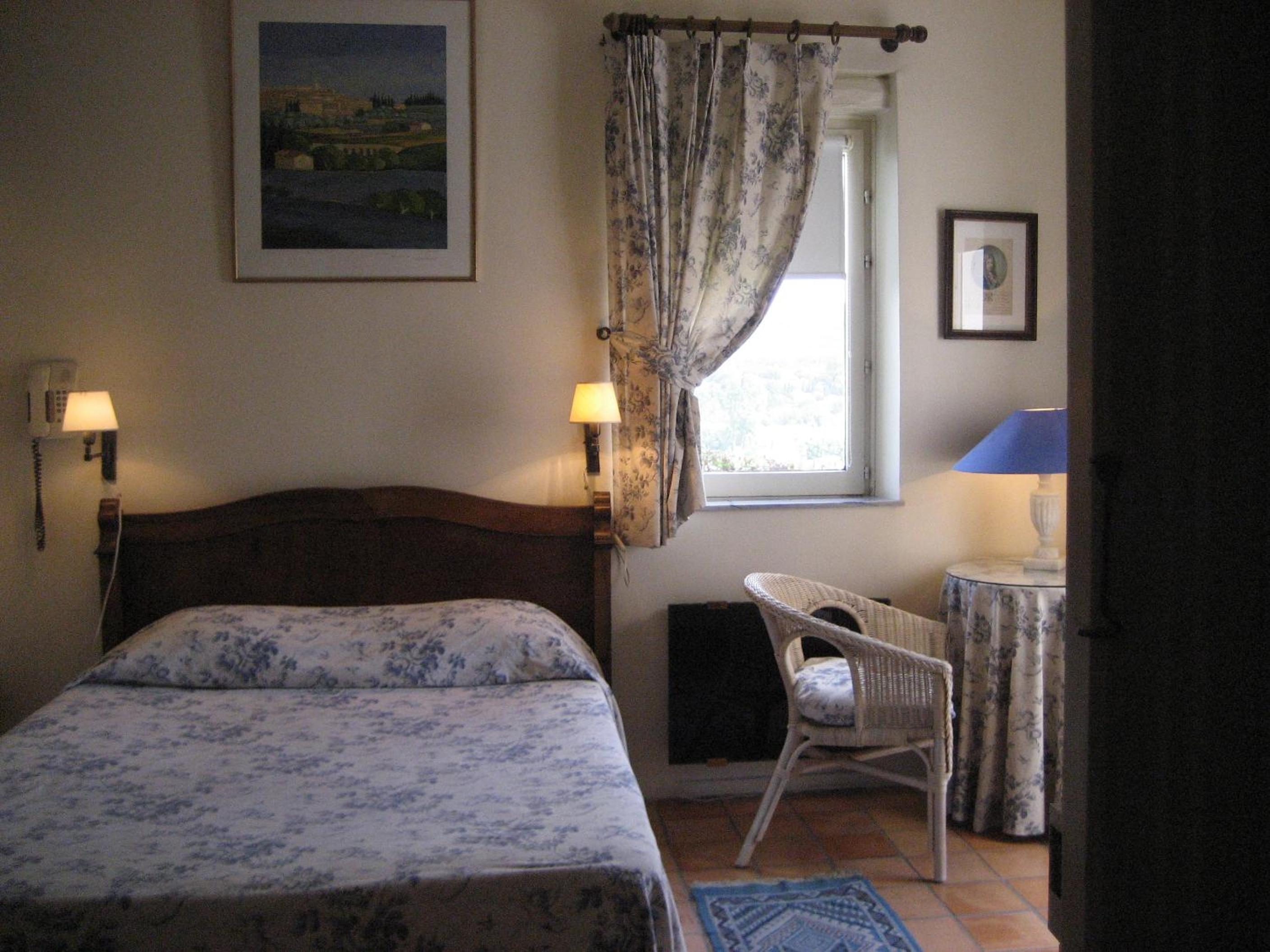 Large Double or Twin Room photo 1