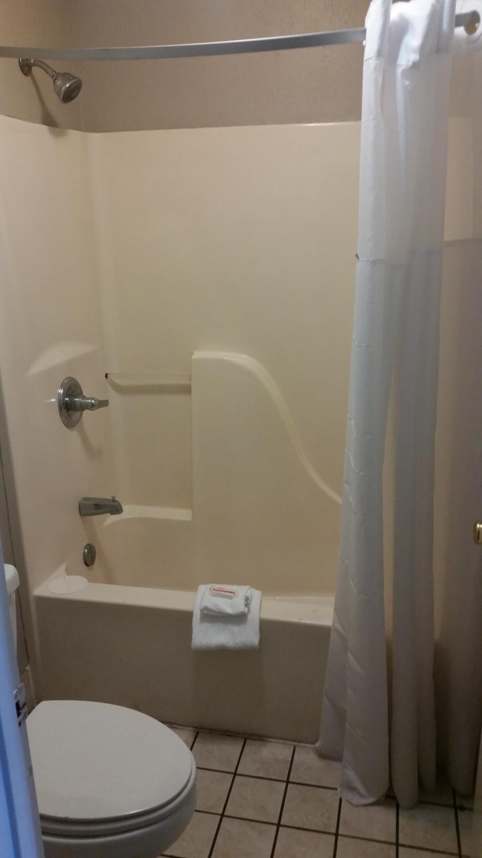King Room - Non-Smoking - Photo 5