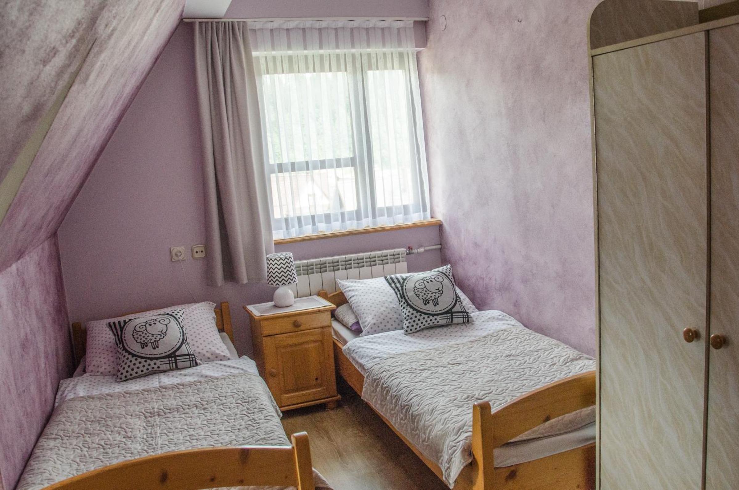 Twin Room with Private External Bathroom photo 1
