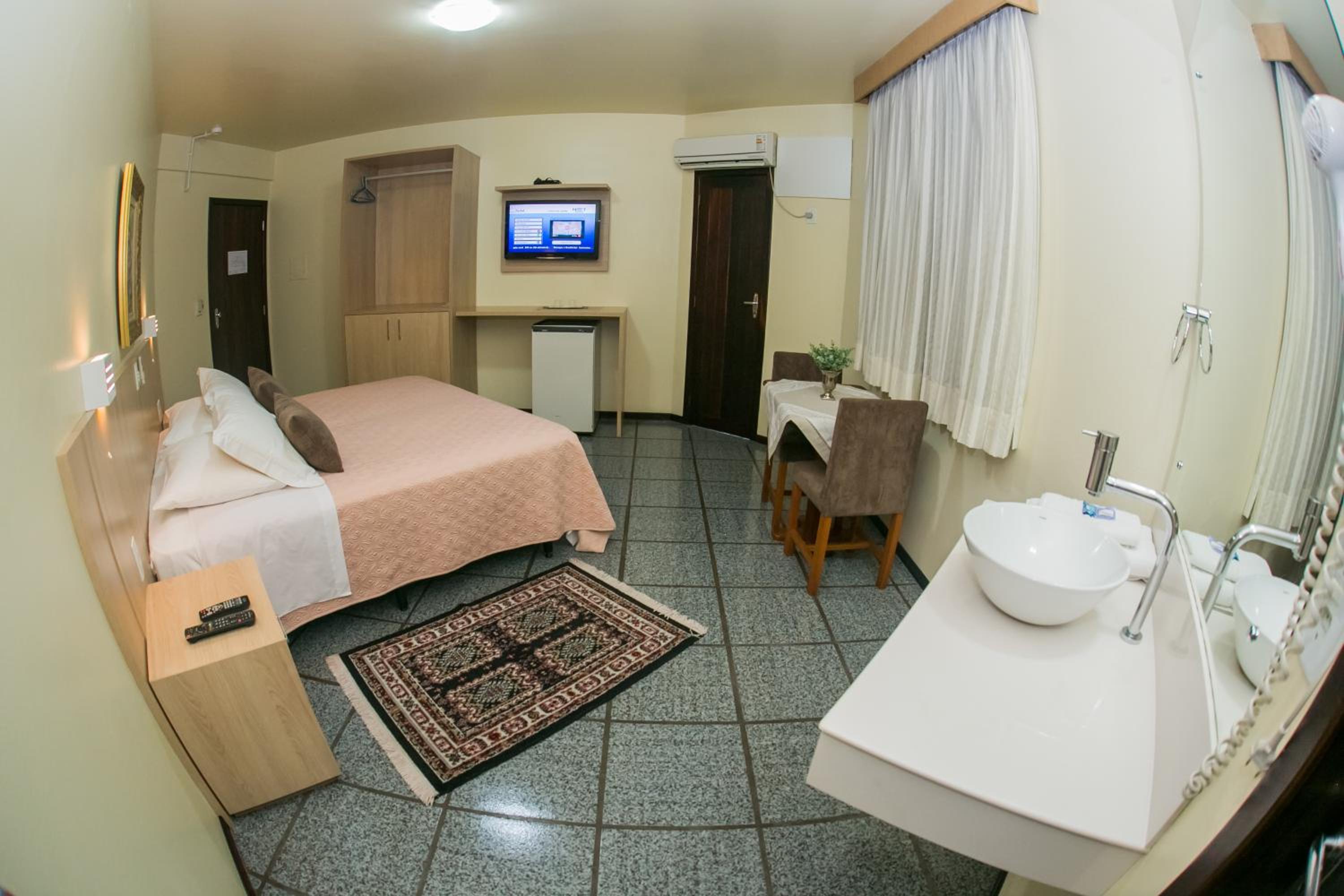 Deluxe Double Room photo 3