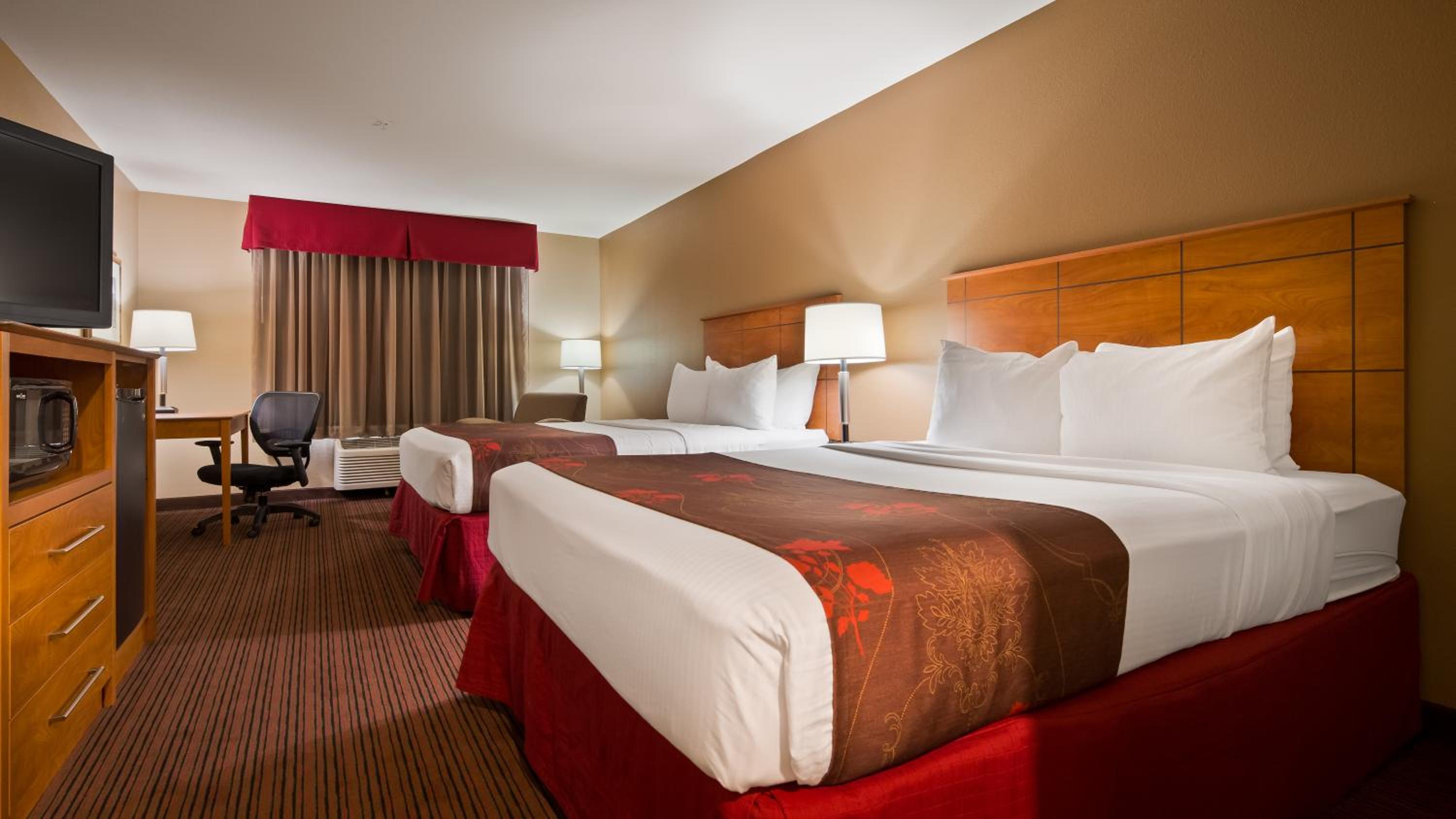 Deluxe Queen Suite photo 1