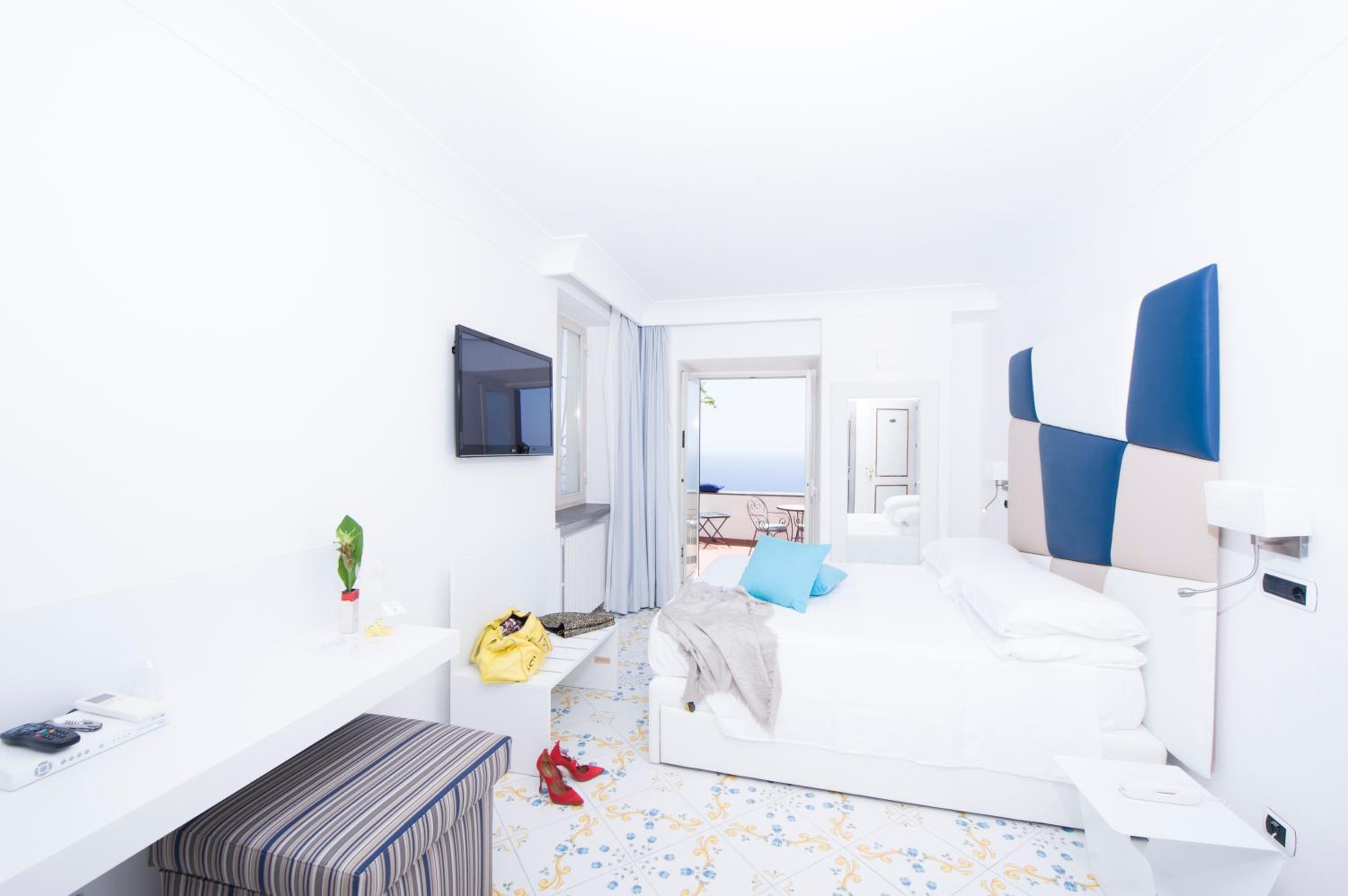 Deluxe Double Room with Sea View - Photo 1