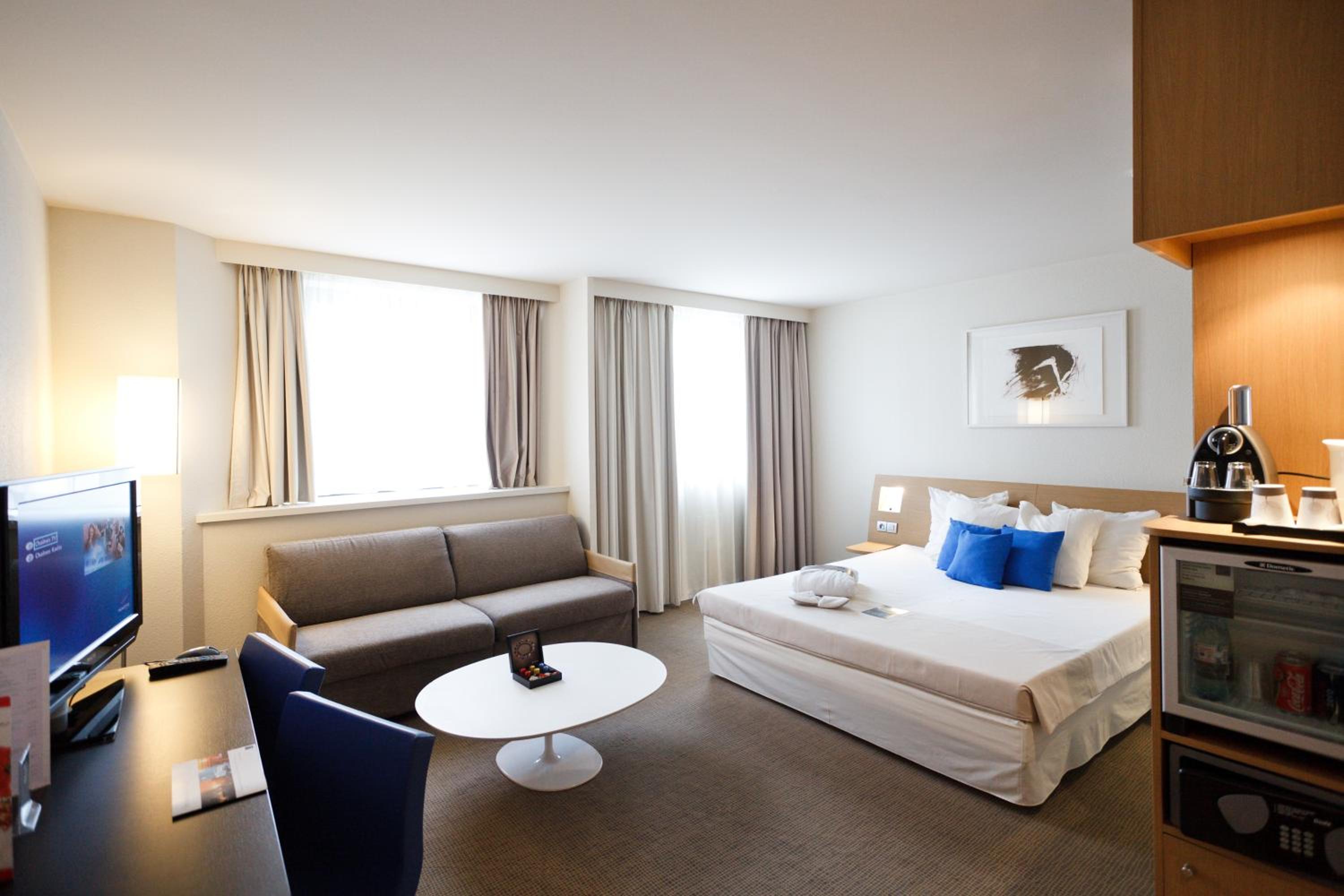 Executive Family Room - Photo 4