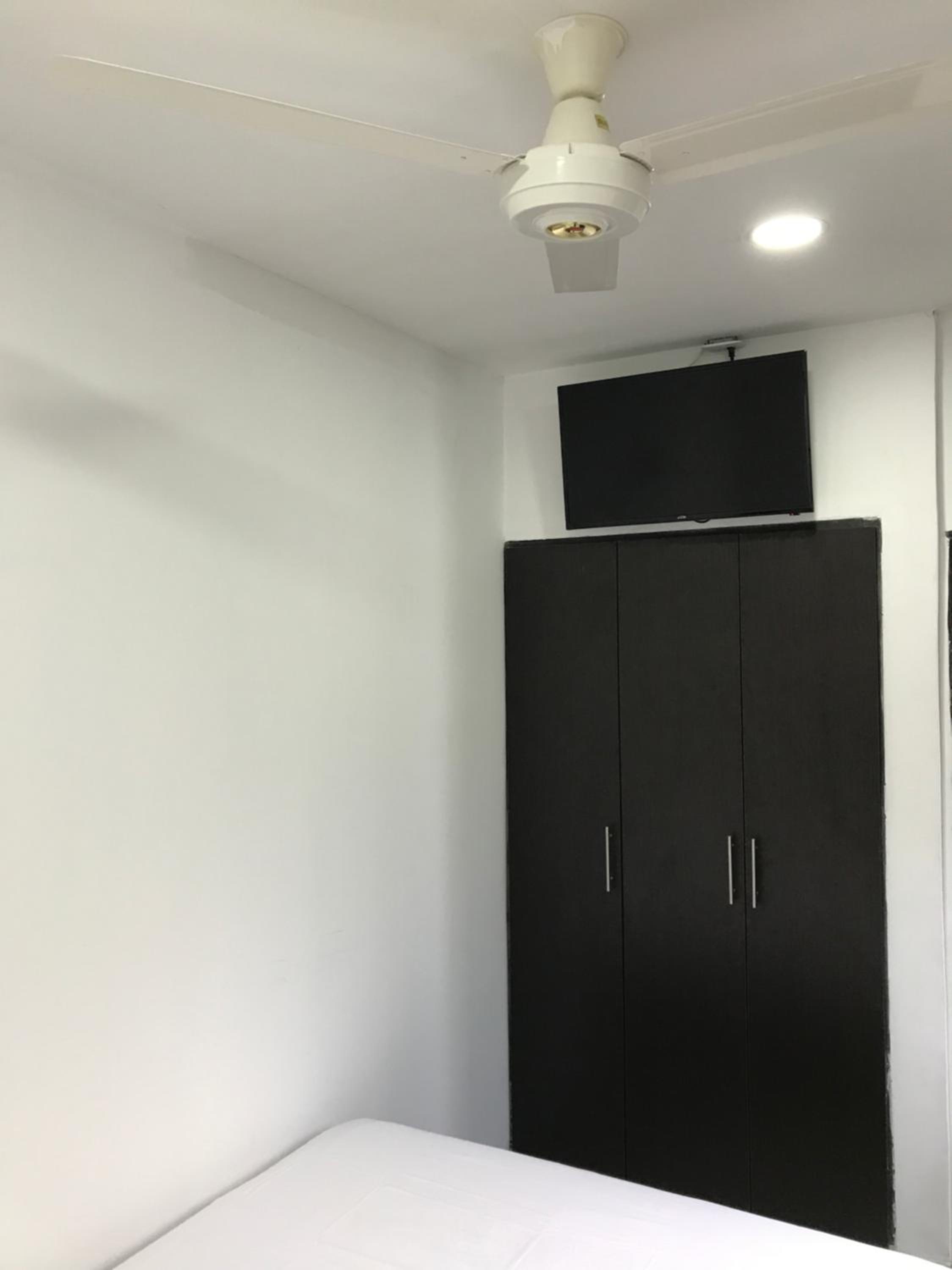 Budget Twin Room photo 2