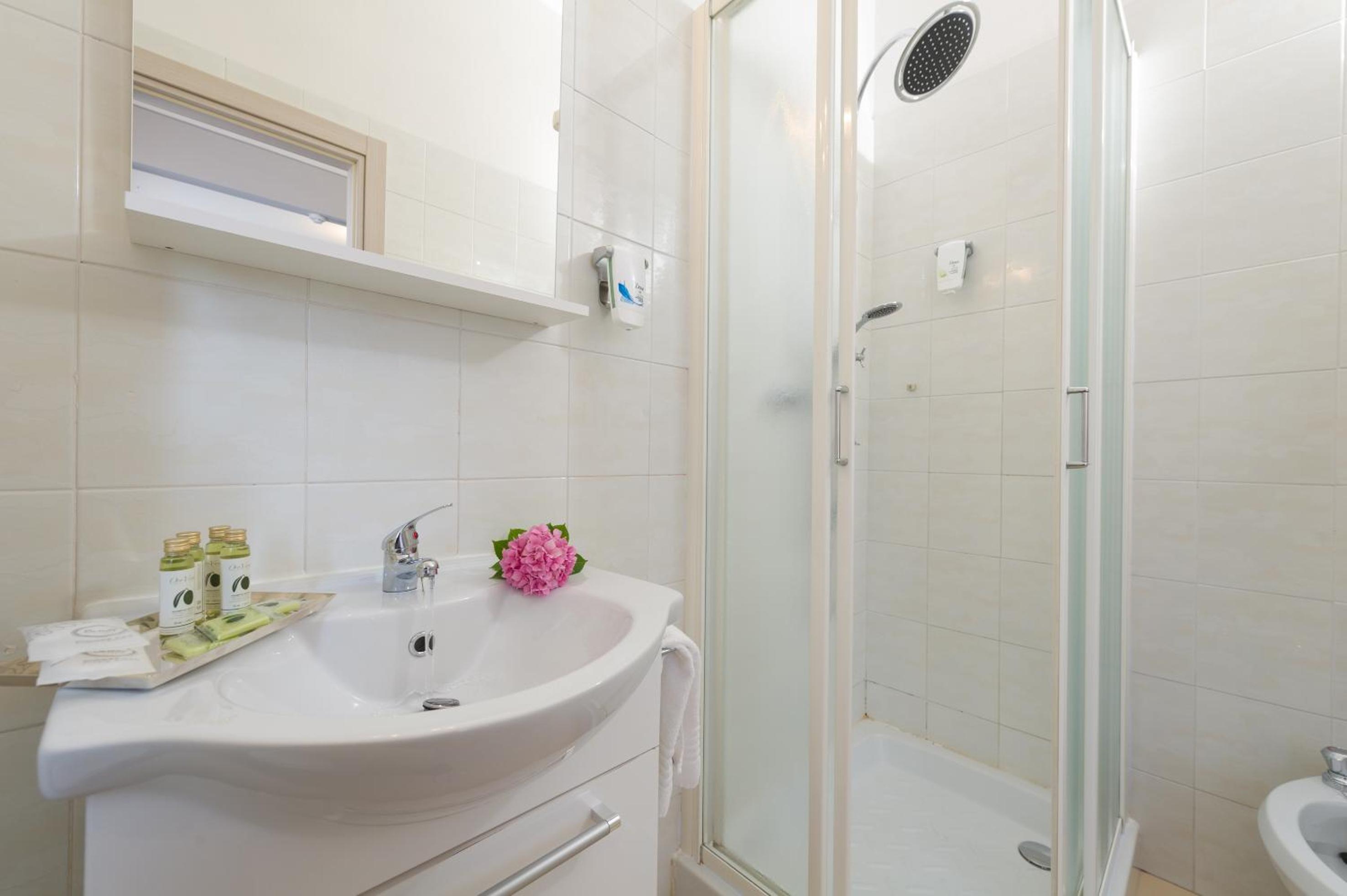 Standard Single Room photo 2