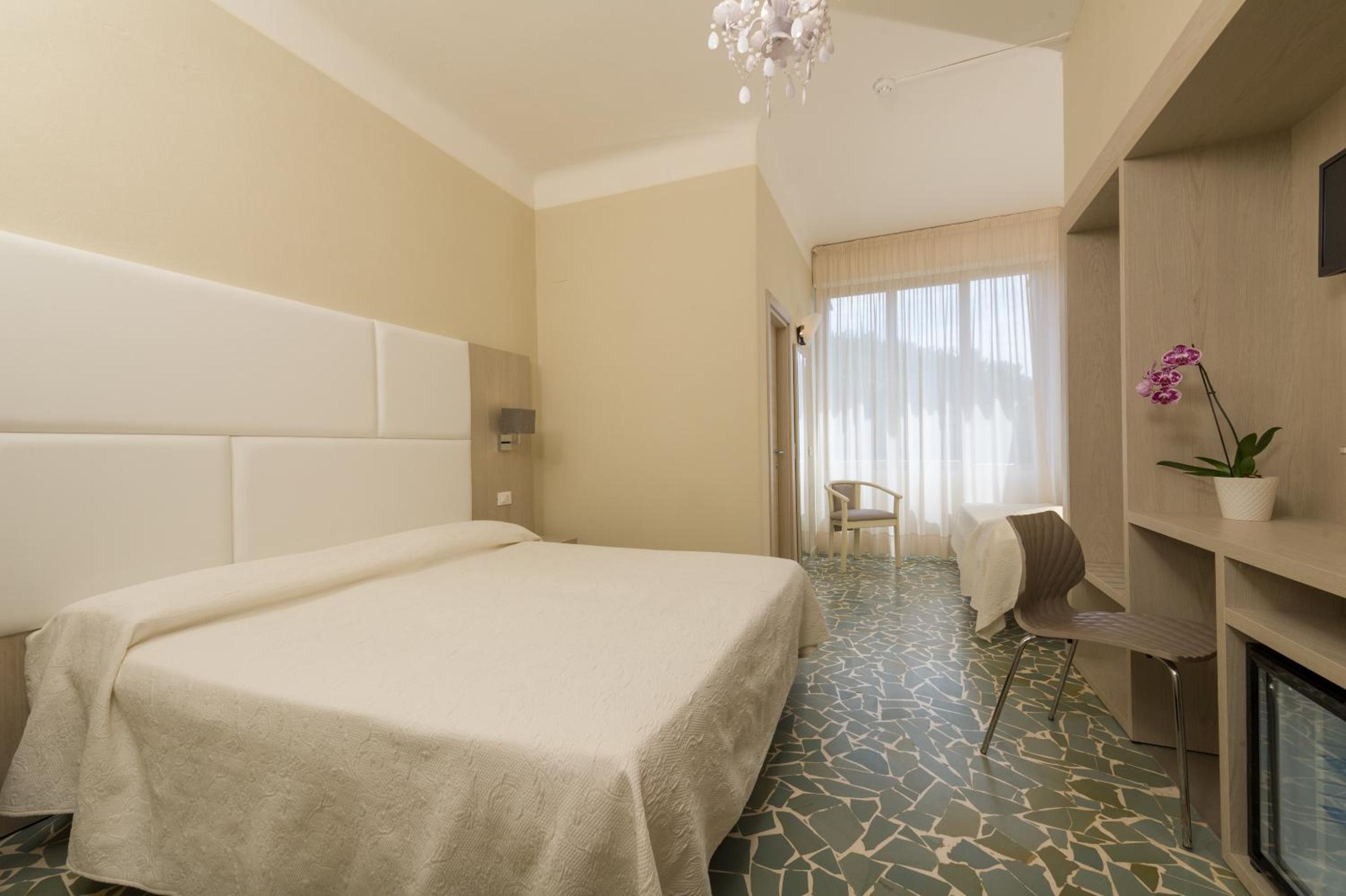 Double Room with Balcony photo 2