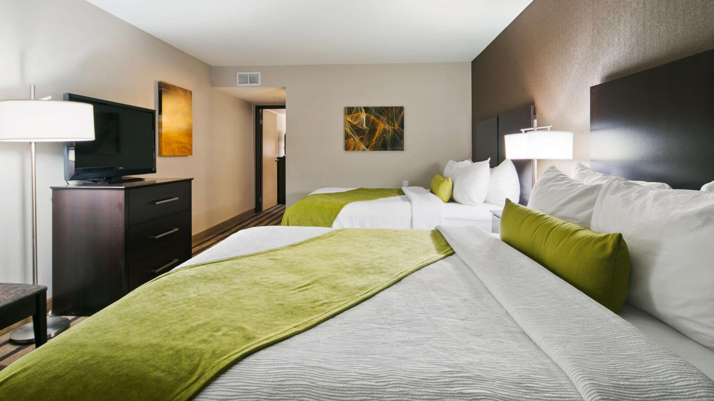 Queen Suite with Two Queen Beds - Non-Smoking