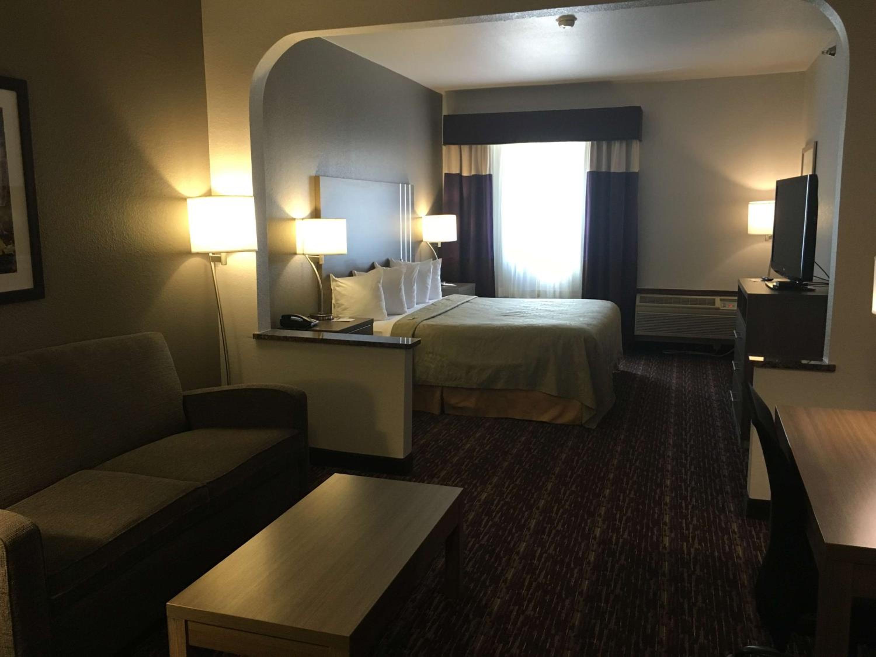 Oversize King Suite - Non-Smoking - Photo 1