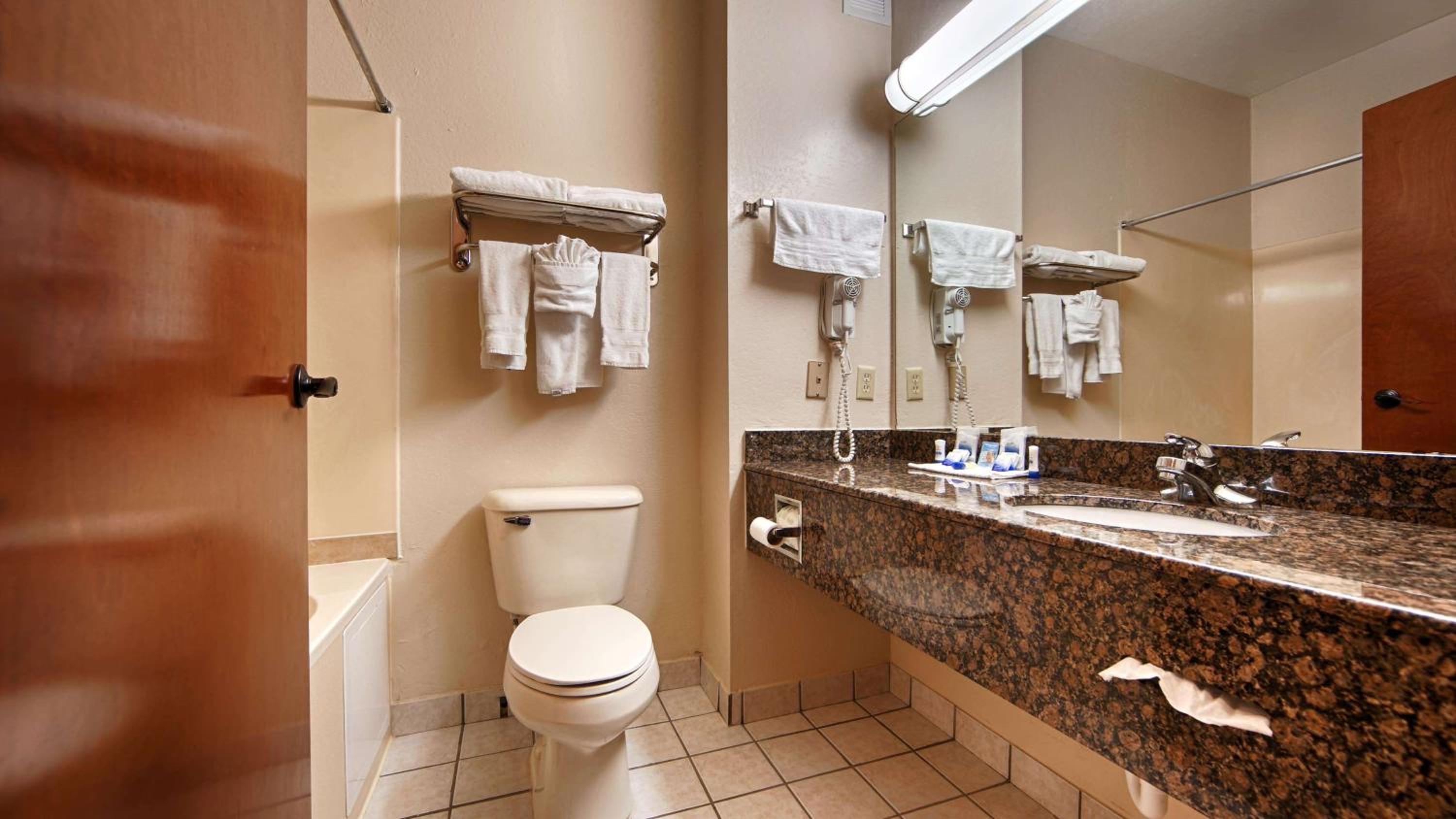 Oversize King Suite - Non-Smoking - Photo 2