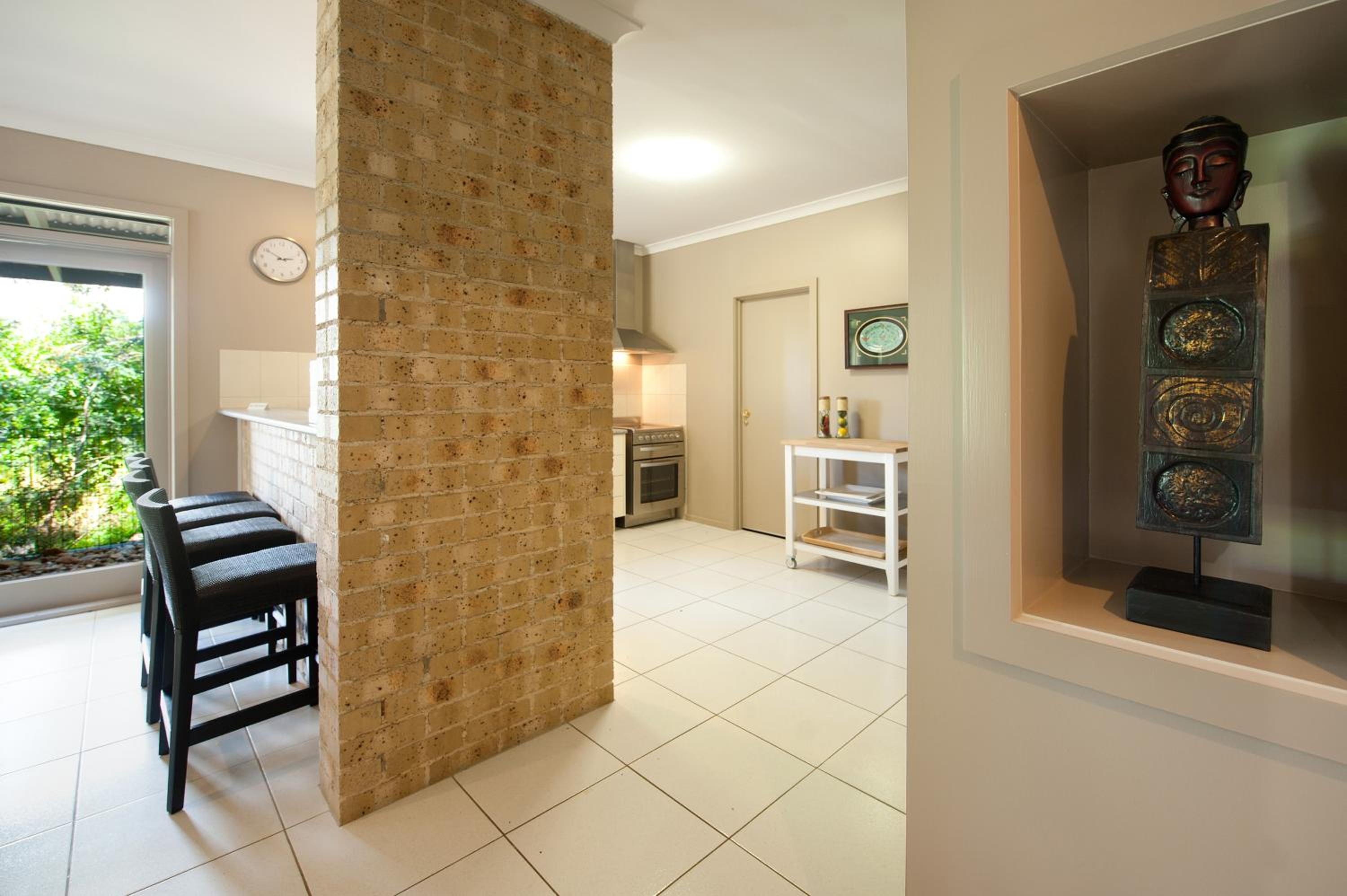 Four-Bedroom House photo 2
