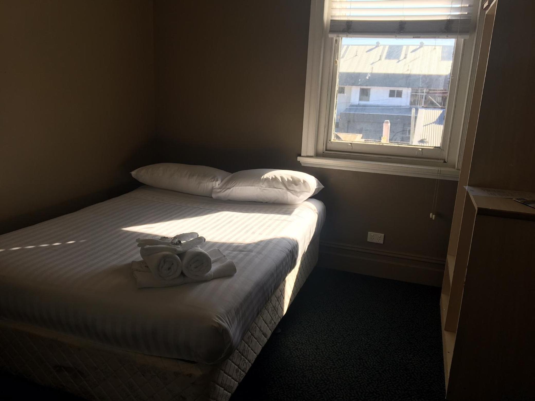 Double Room with Shared Bathroom photo 3
