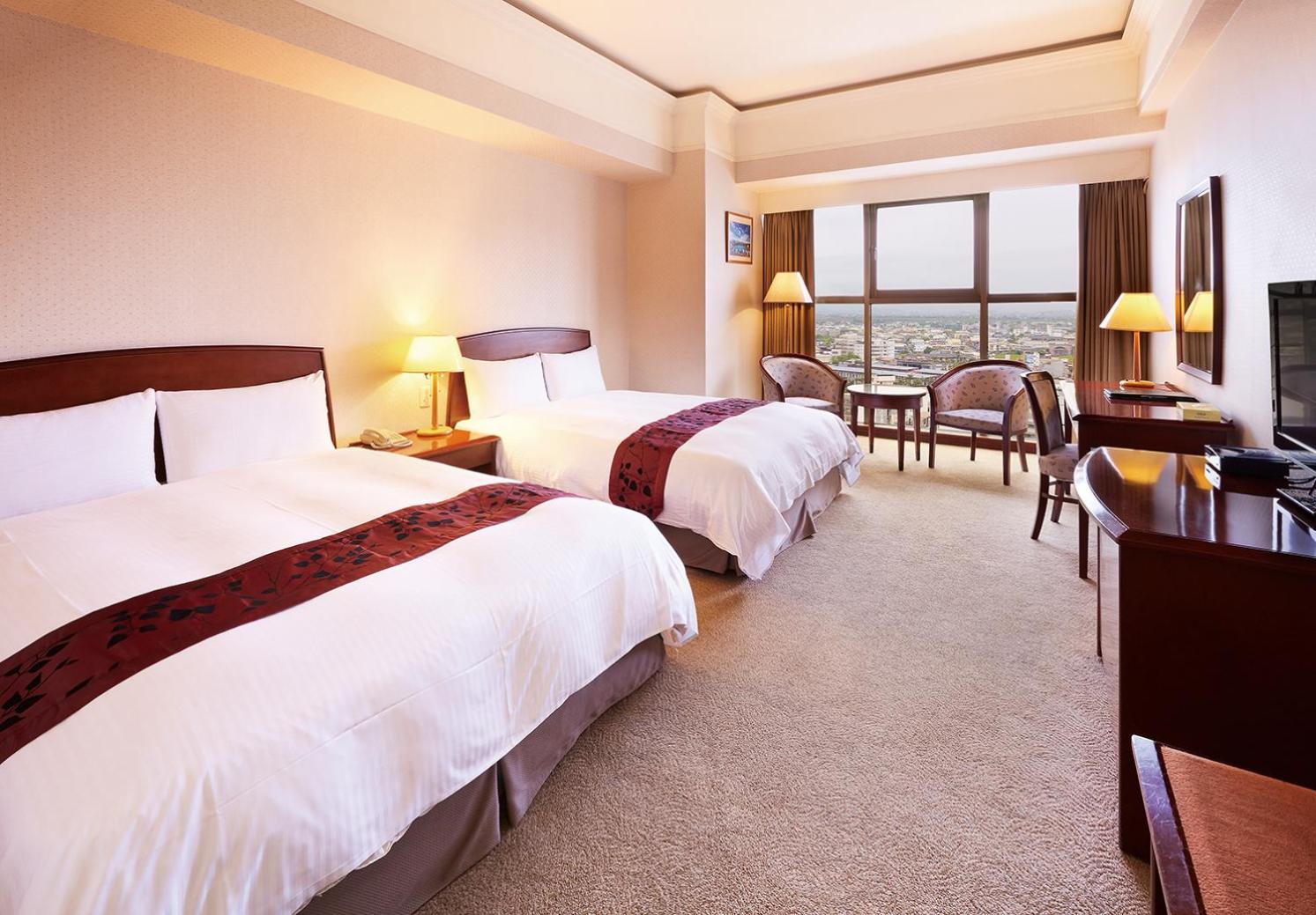 Standard Twin Room - Photo 4