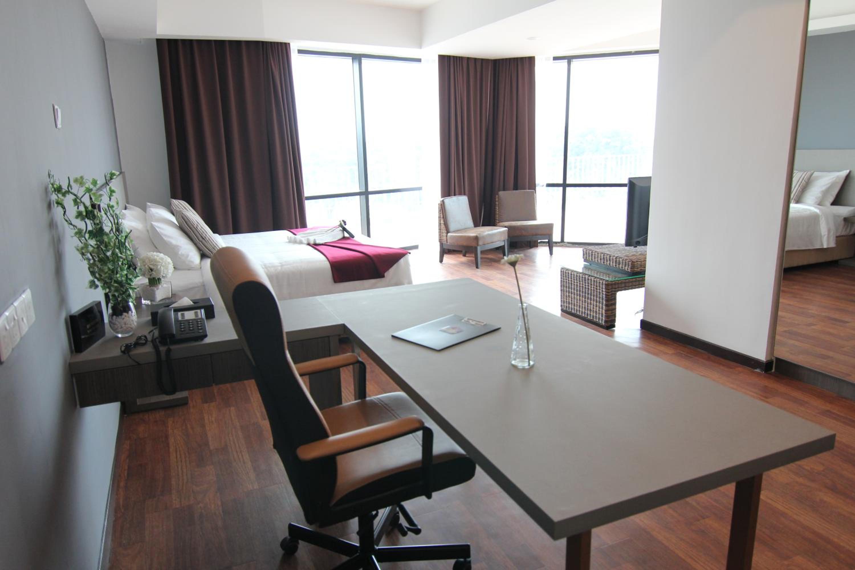 Executive Deluxe Suite - Photo 19