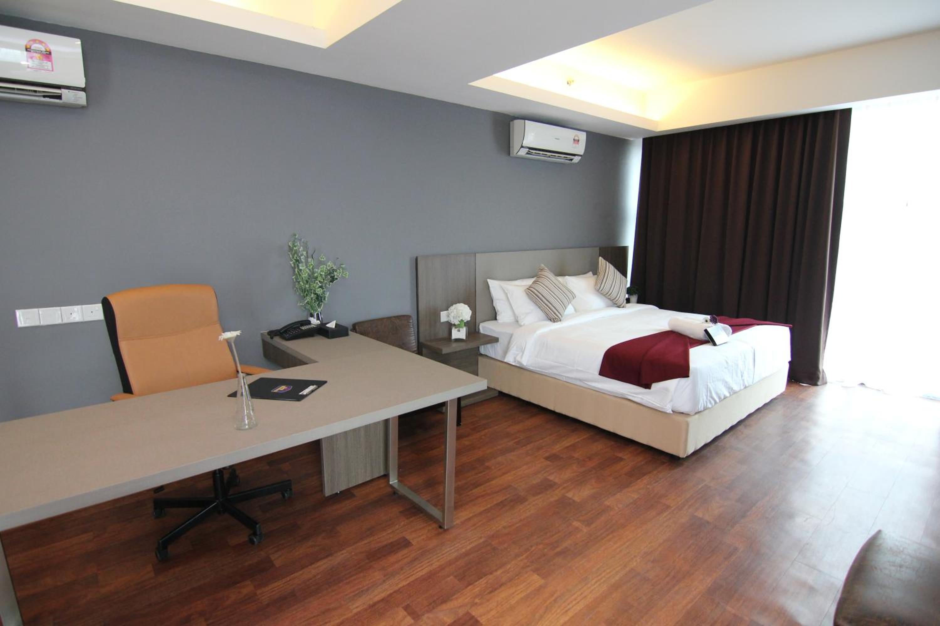 Executive Deluxe Suite - Photo 18