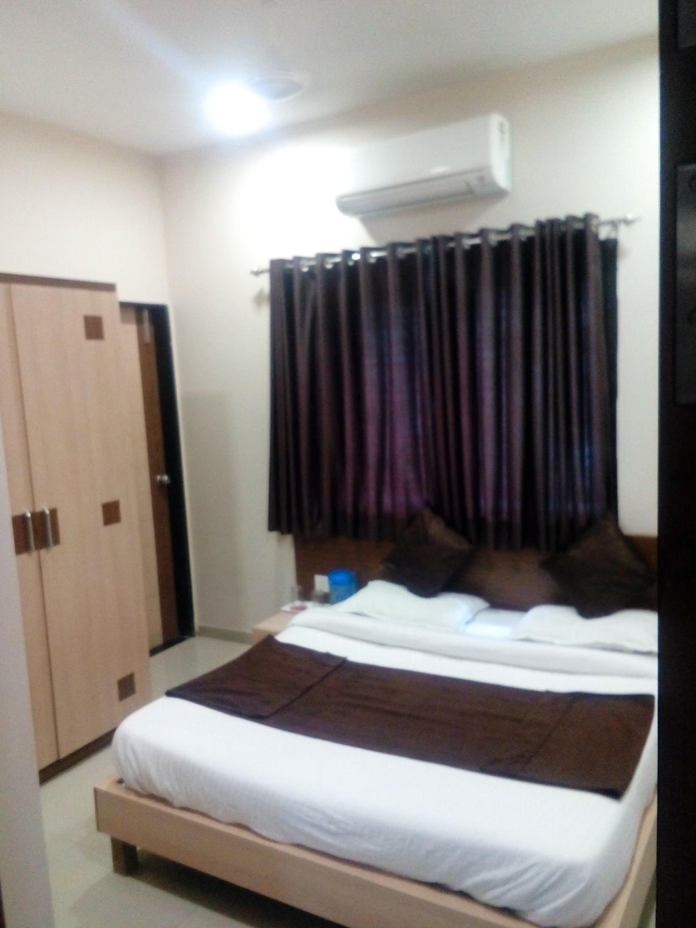 Standard Double Room - Photo 8