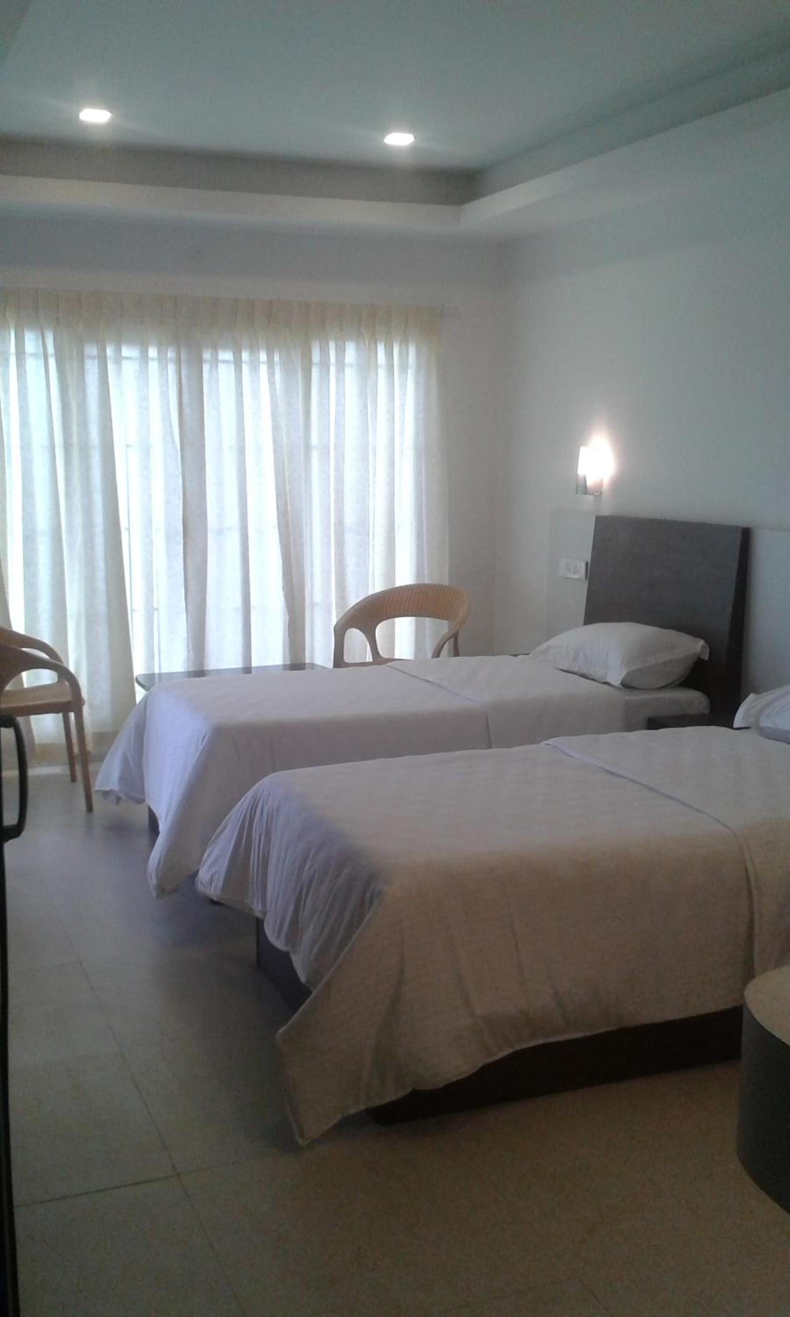 Deluxe Room - Photo 8
