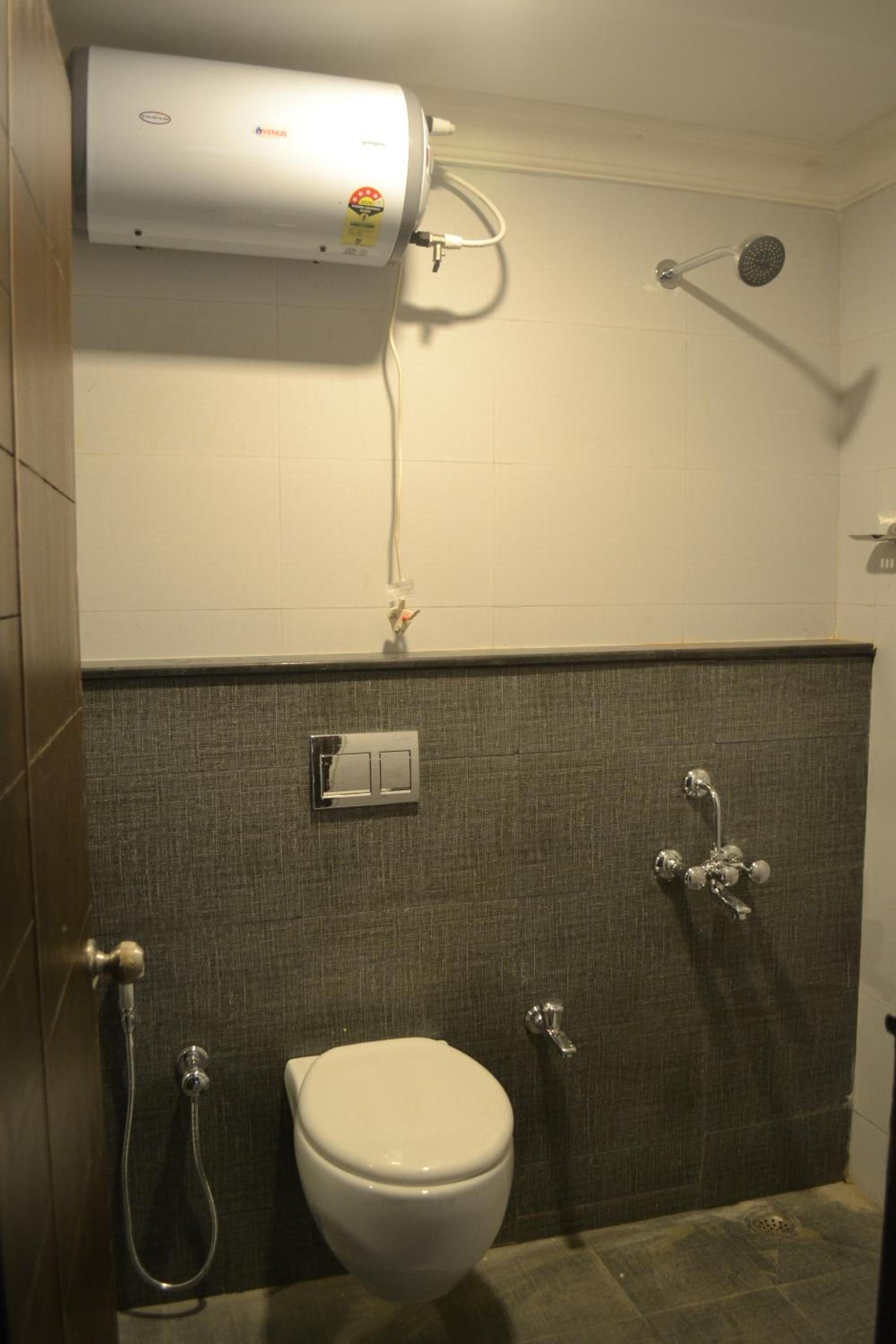 Standard Double Room - Photo 8