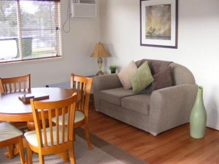 Riveredge Cabin photo 2