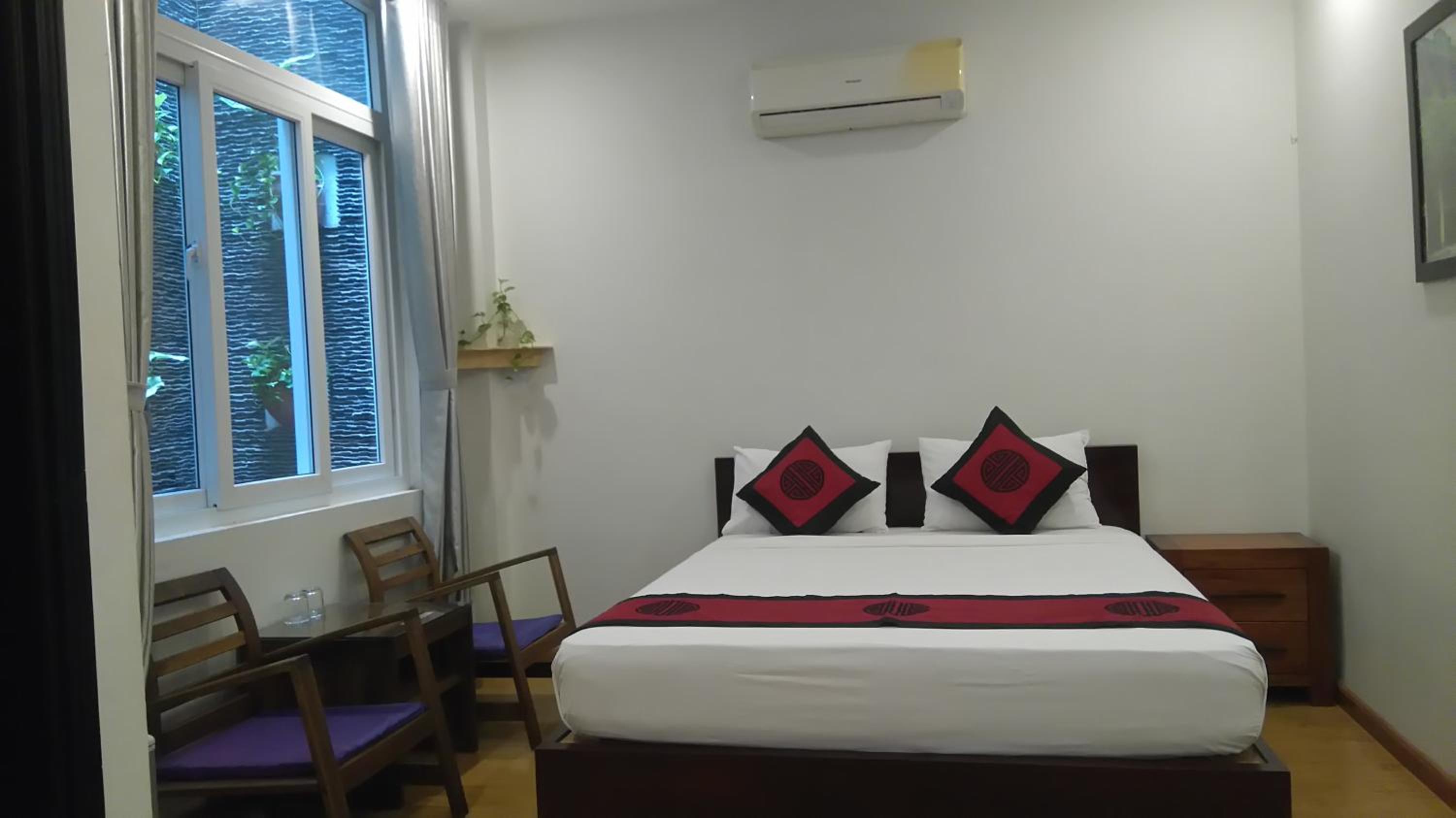 Deluxe Queen Room